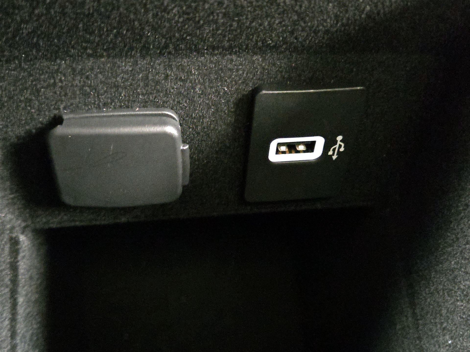 Thumbnail: 2020 Lincoln Nautilus - 18