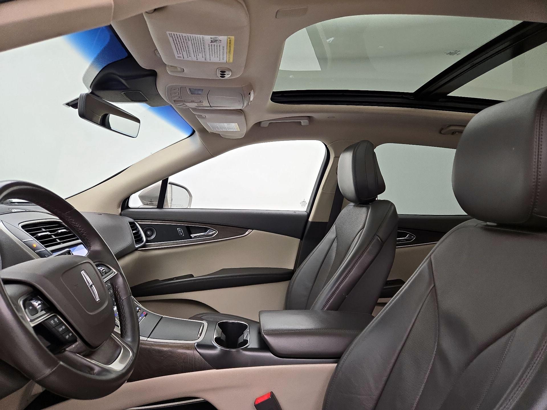 Thumbnail: 2020 Lincoln Nautilus - 19