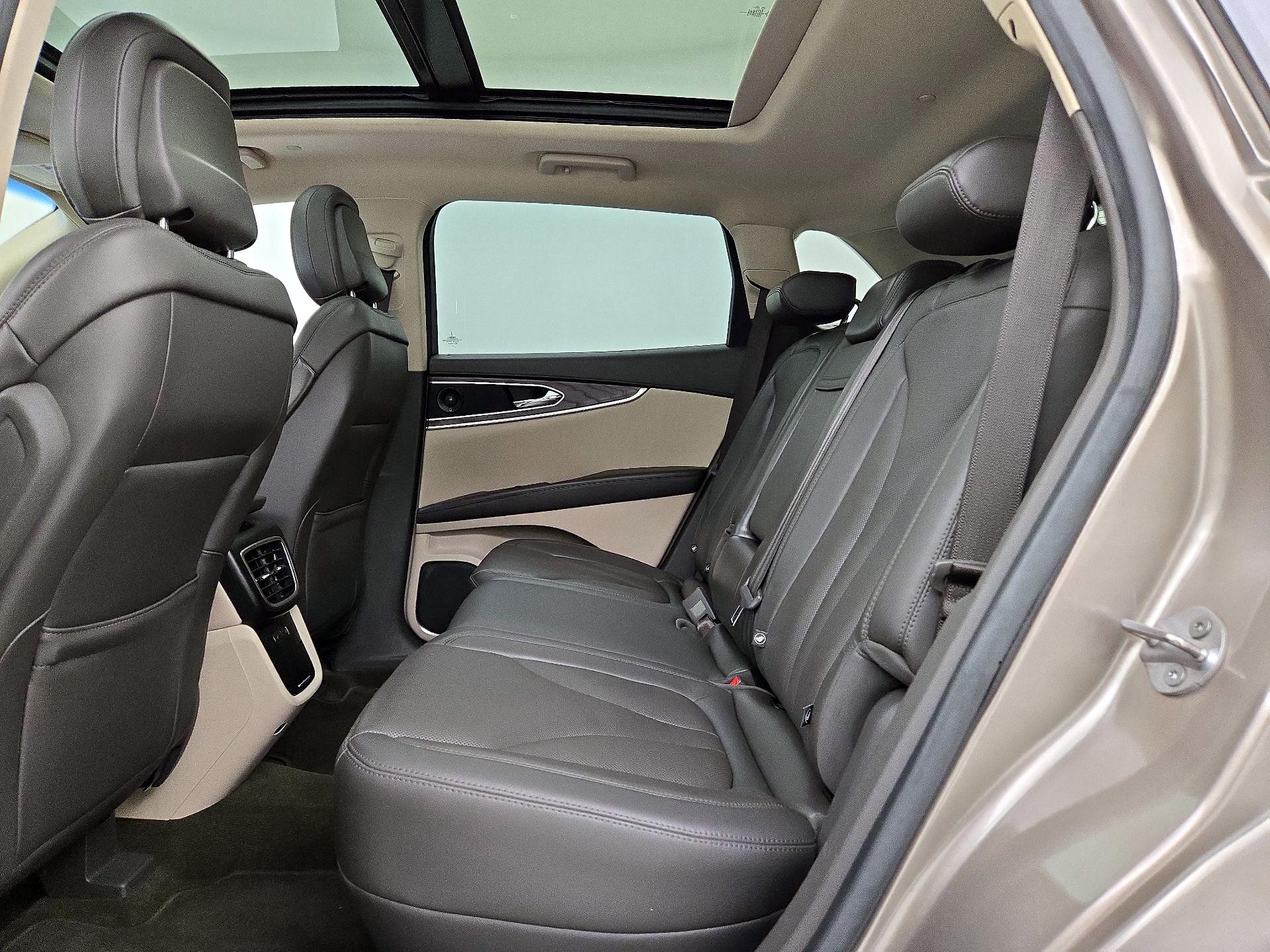 Thumbnail: 2020 Lincoln Nautilus - 20