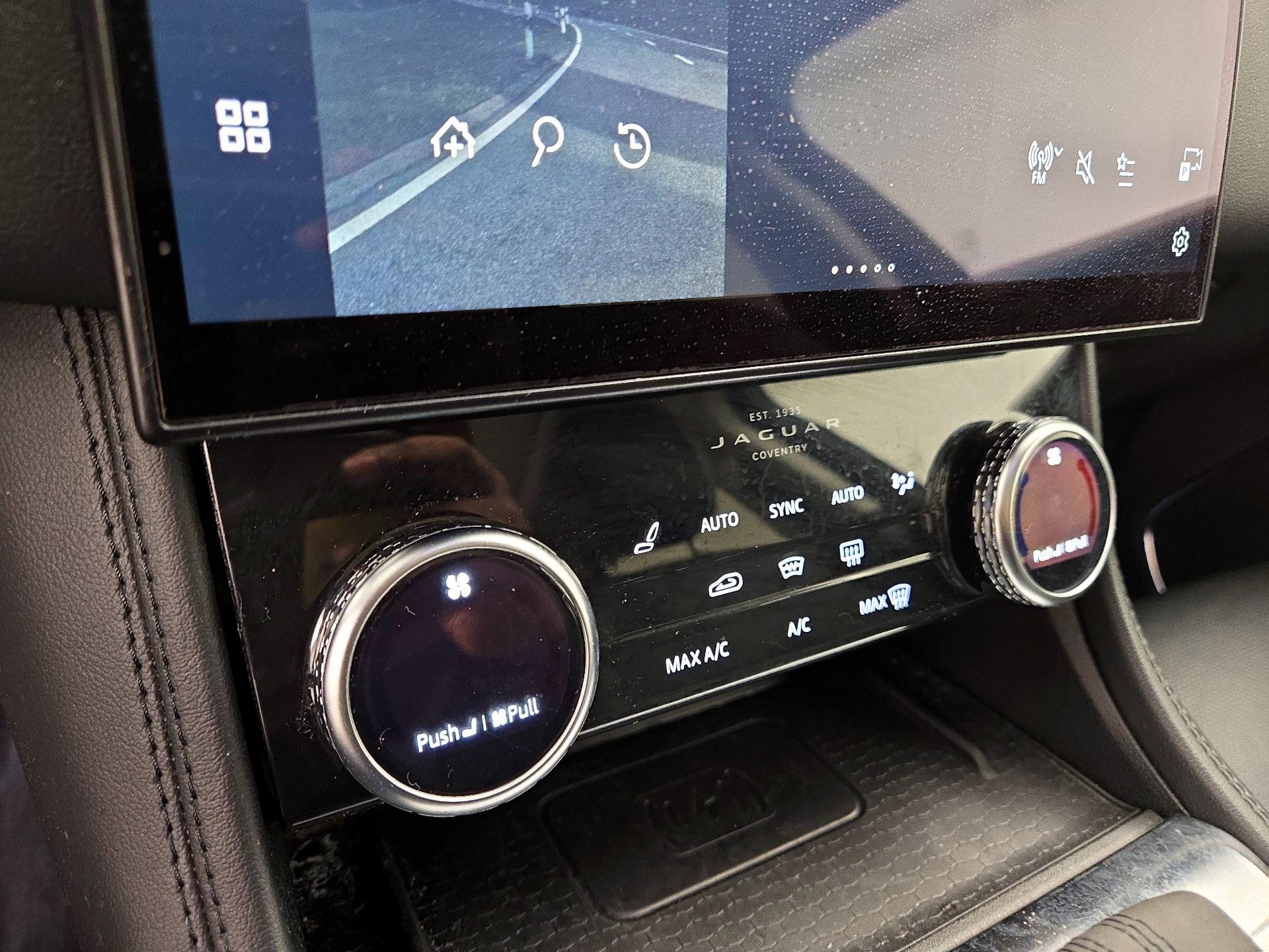 Thumbnail: 2022 Jaguar F-Pace - 17