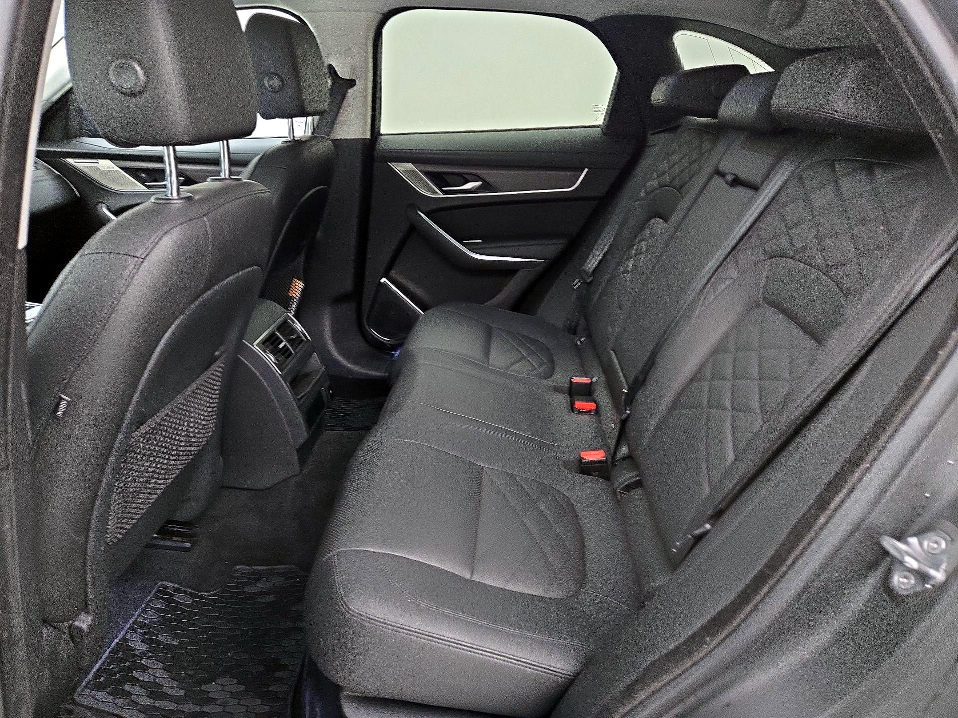 Thumbnail: 2022 Jaguar F-Pace - 19