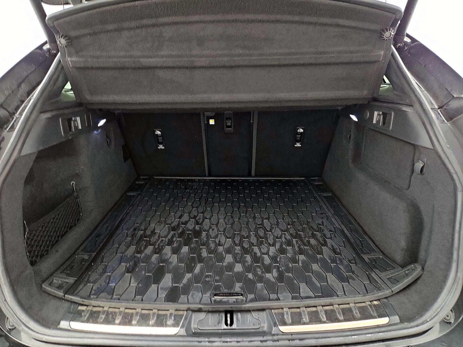 Thumbnail: 2022 Jaguar F-Pace - 20