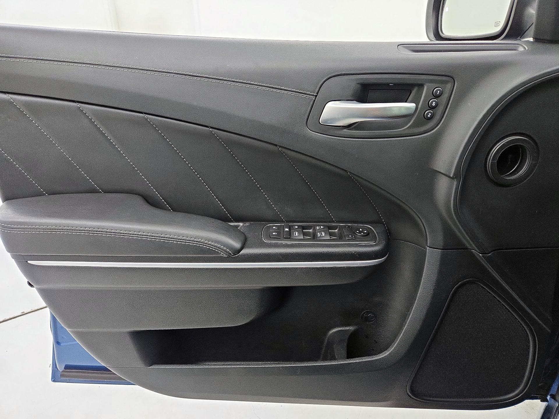 Thumbnail: 2020 Dodge Charger - 12