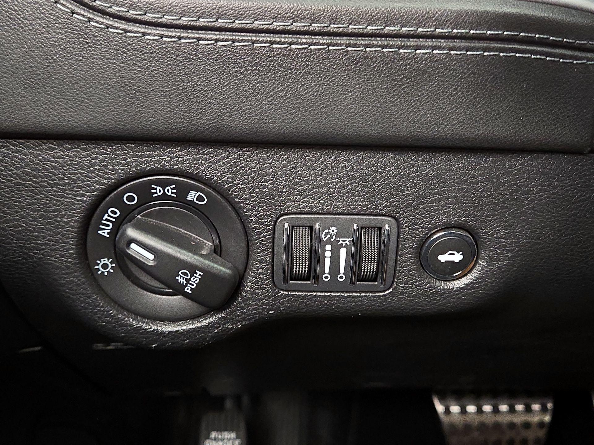 Thumbnail: 2020 Dodge Charger - 13