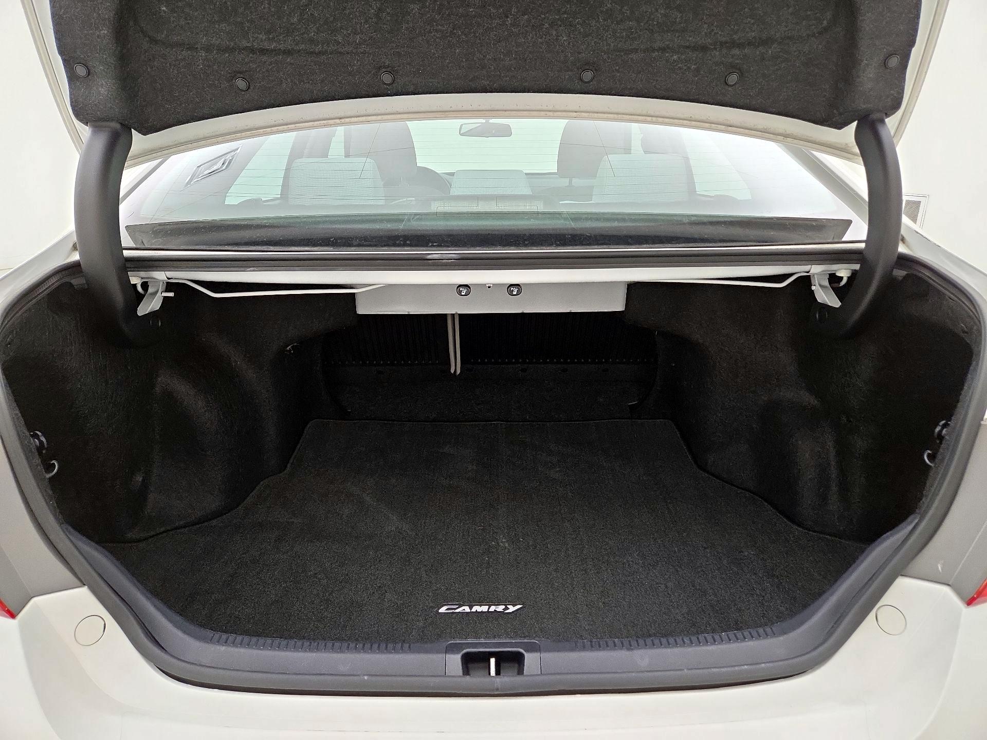 Thumbnail: 2016 Toyota Camry - 20