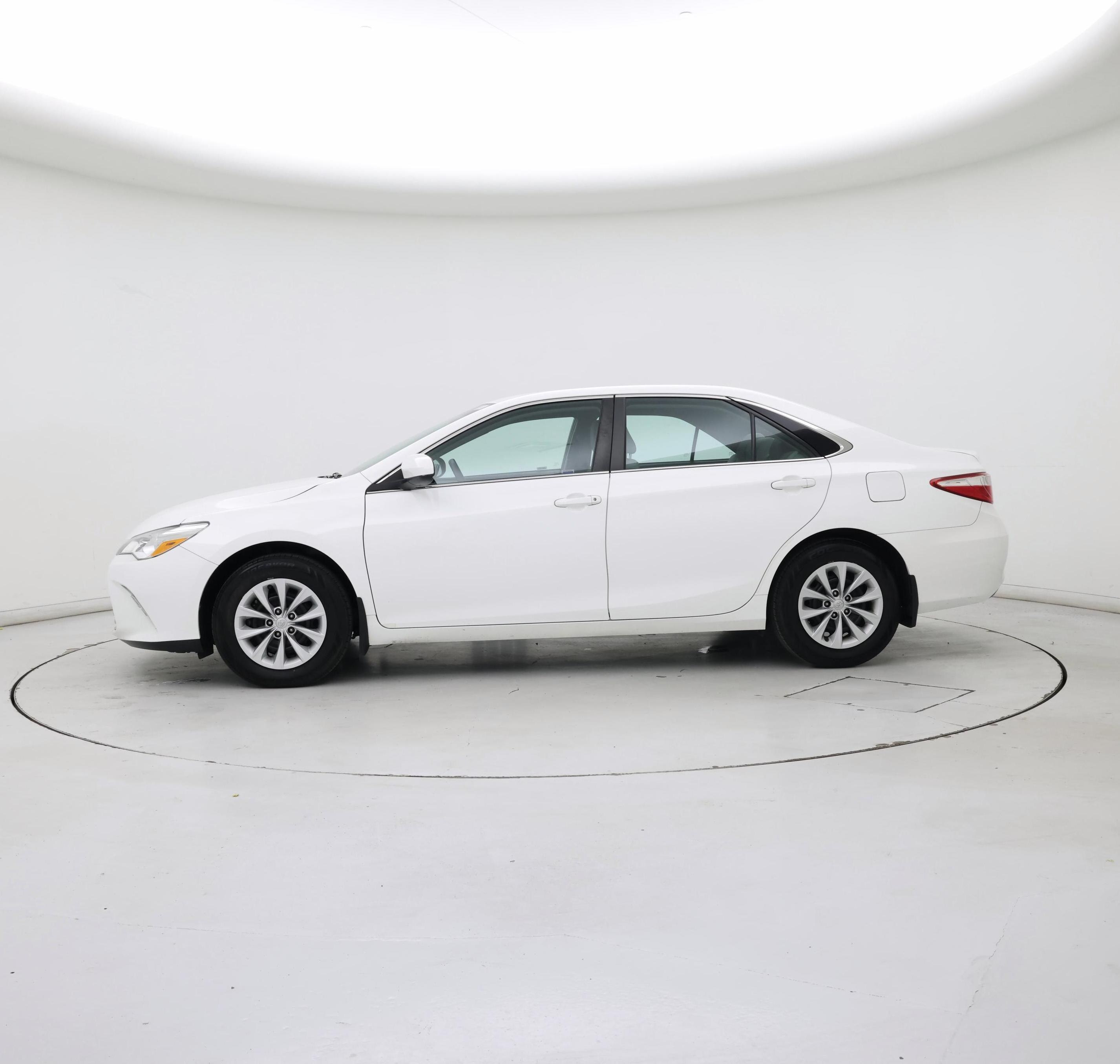 Thumbnail: 2016 Toyota Camry - 3