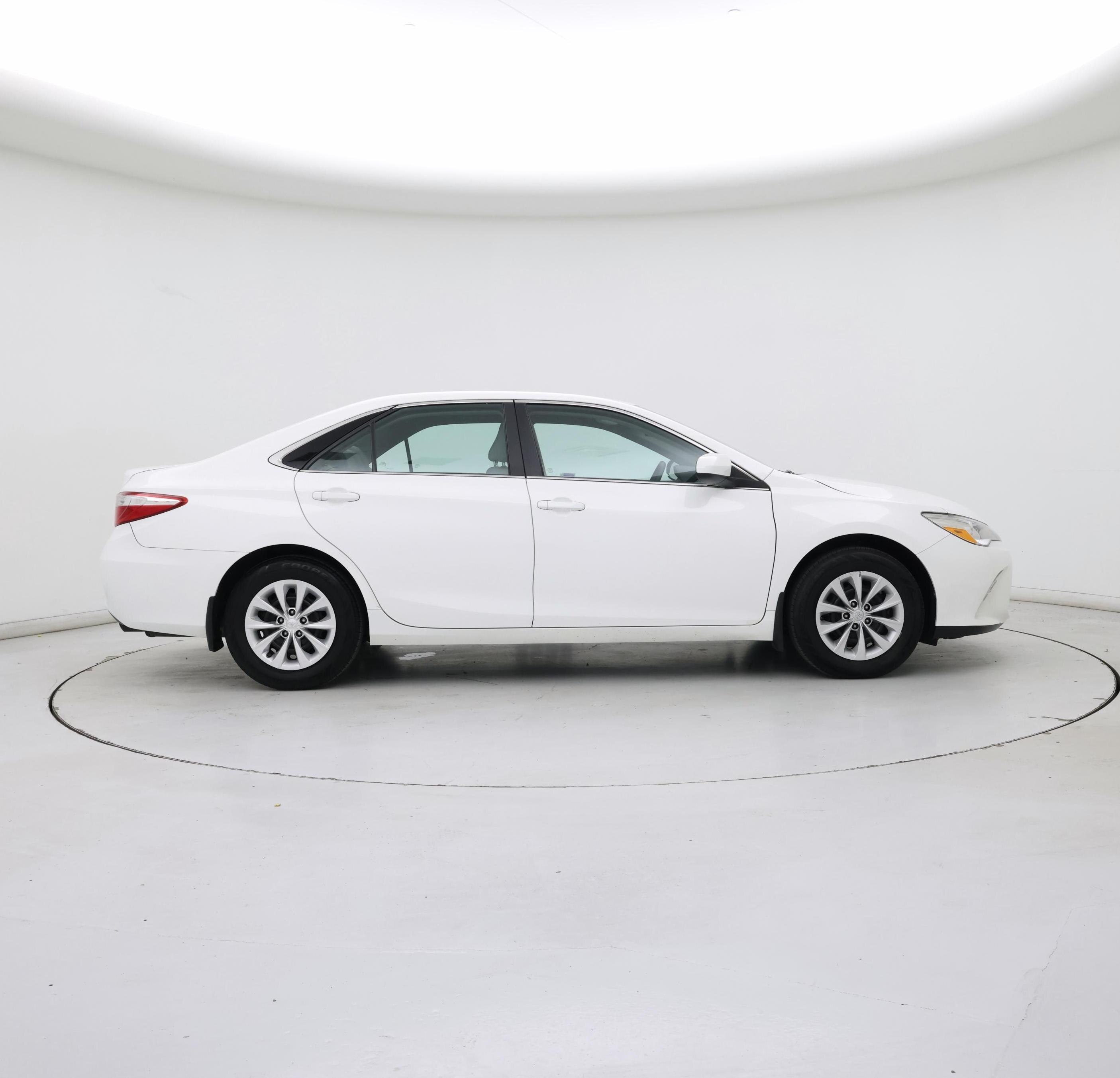 Thumbnail: 2016 Toyota Camry - 7