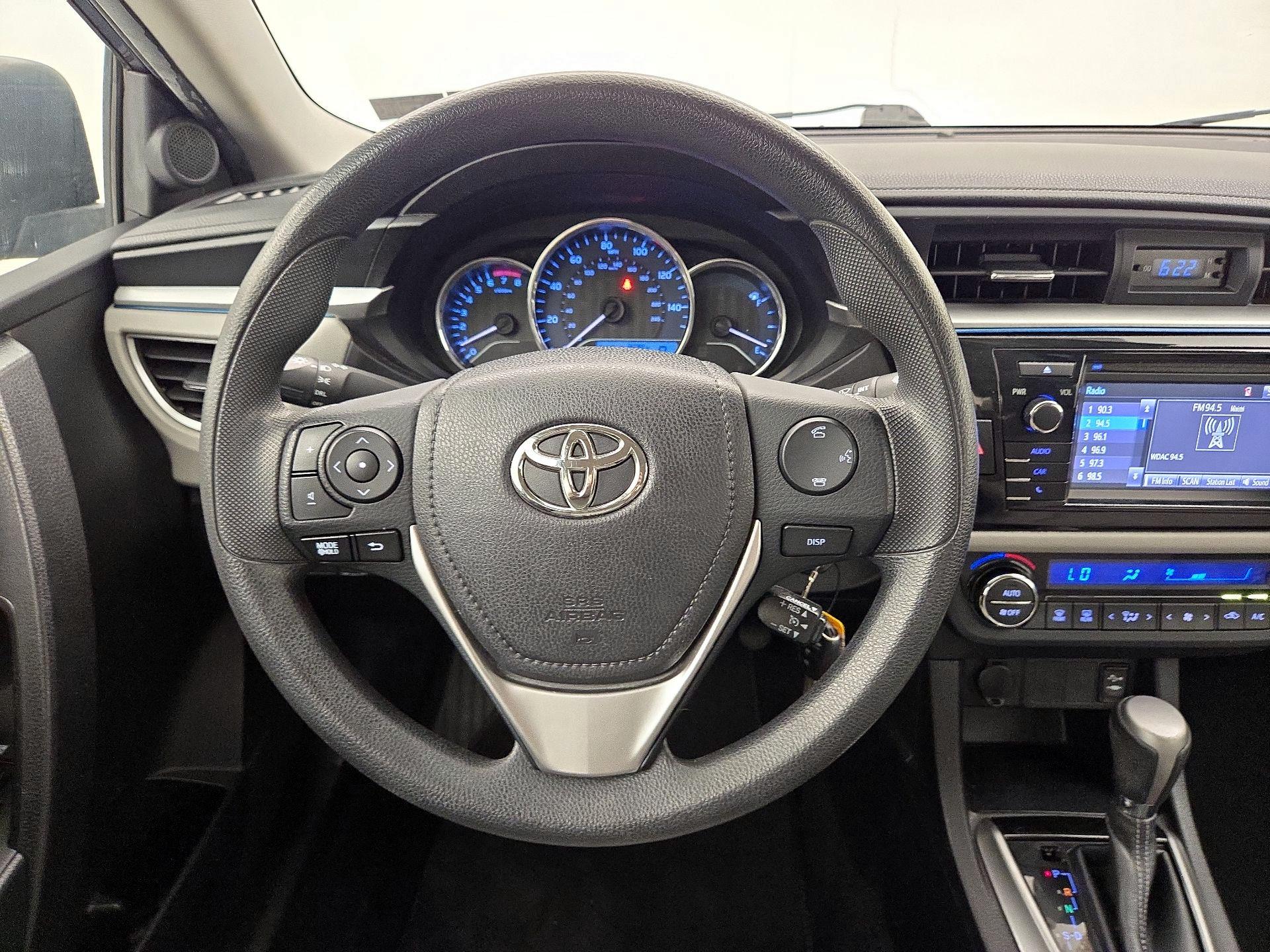 Thumbnail: 2015 Toyota Corolla - 10