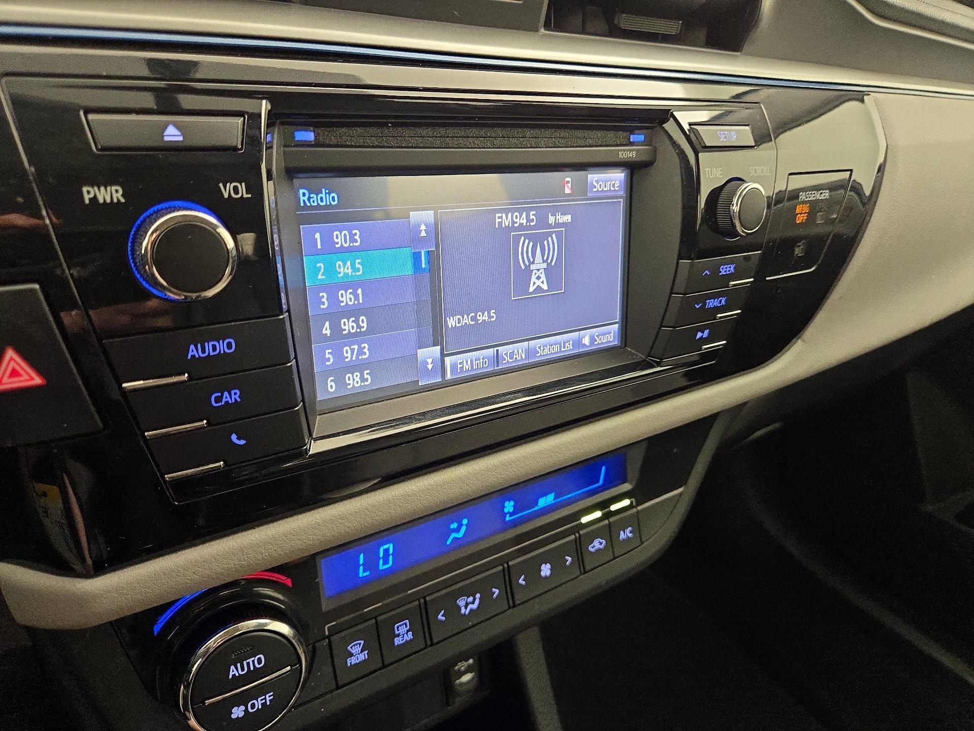 Thumbnail: 2015 Toyota Corolla - 15