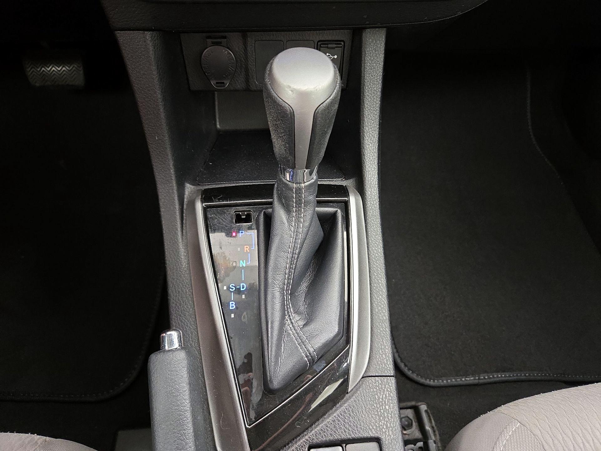 Thumbnail: 2015 Toyota Corolla - 17