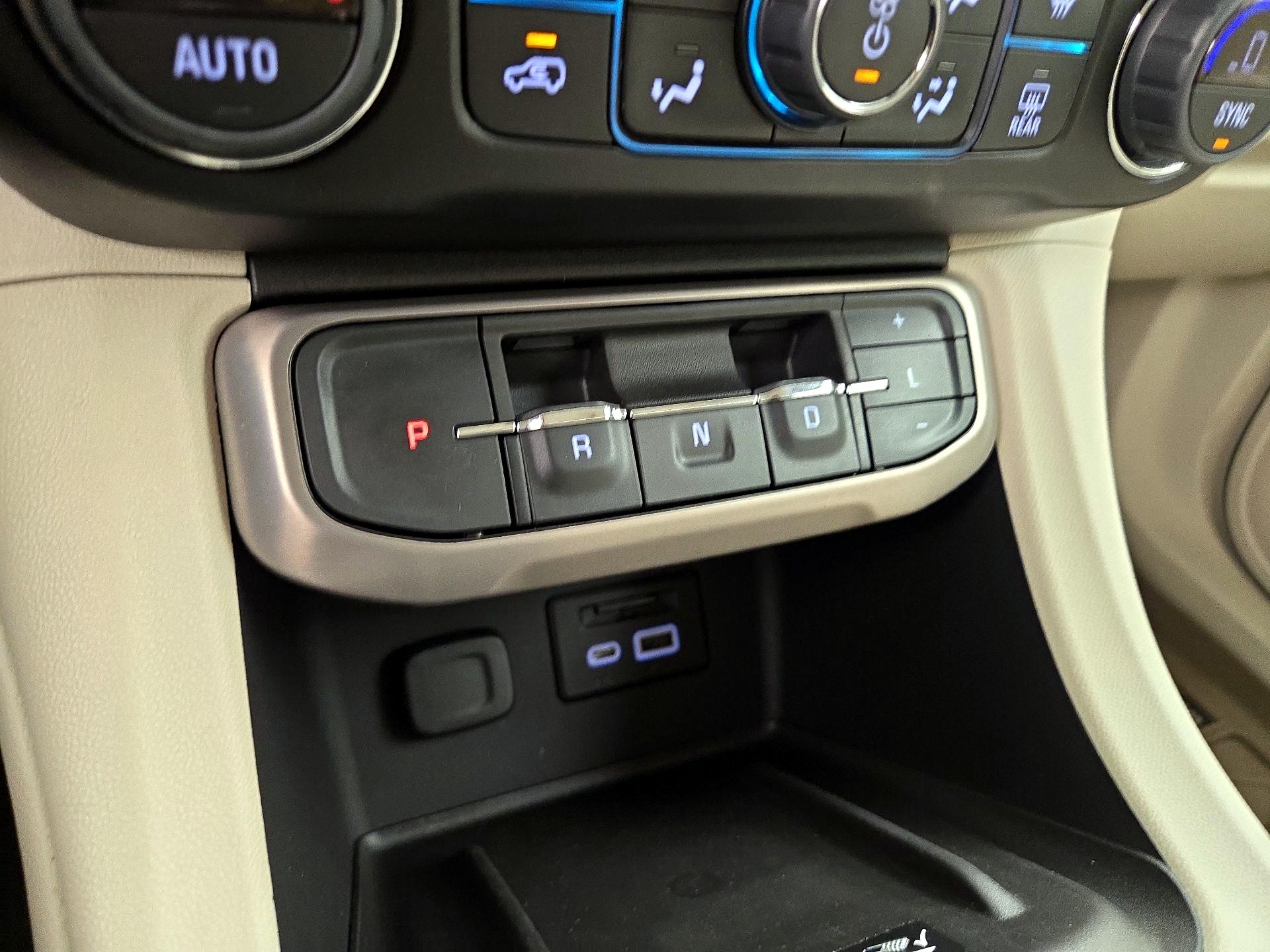 Thumbnail: 2021 GMC Acadia - 16