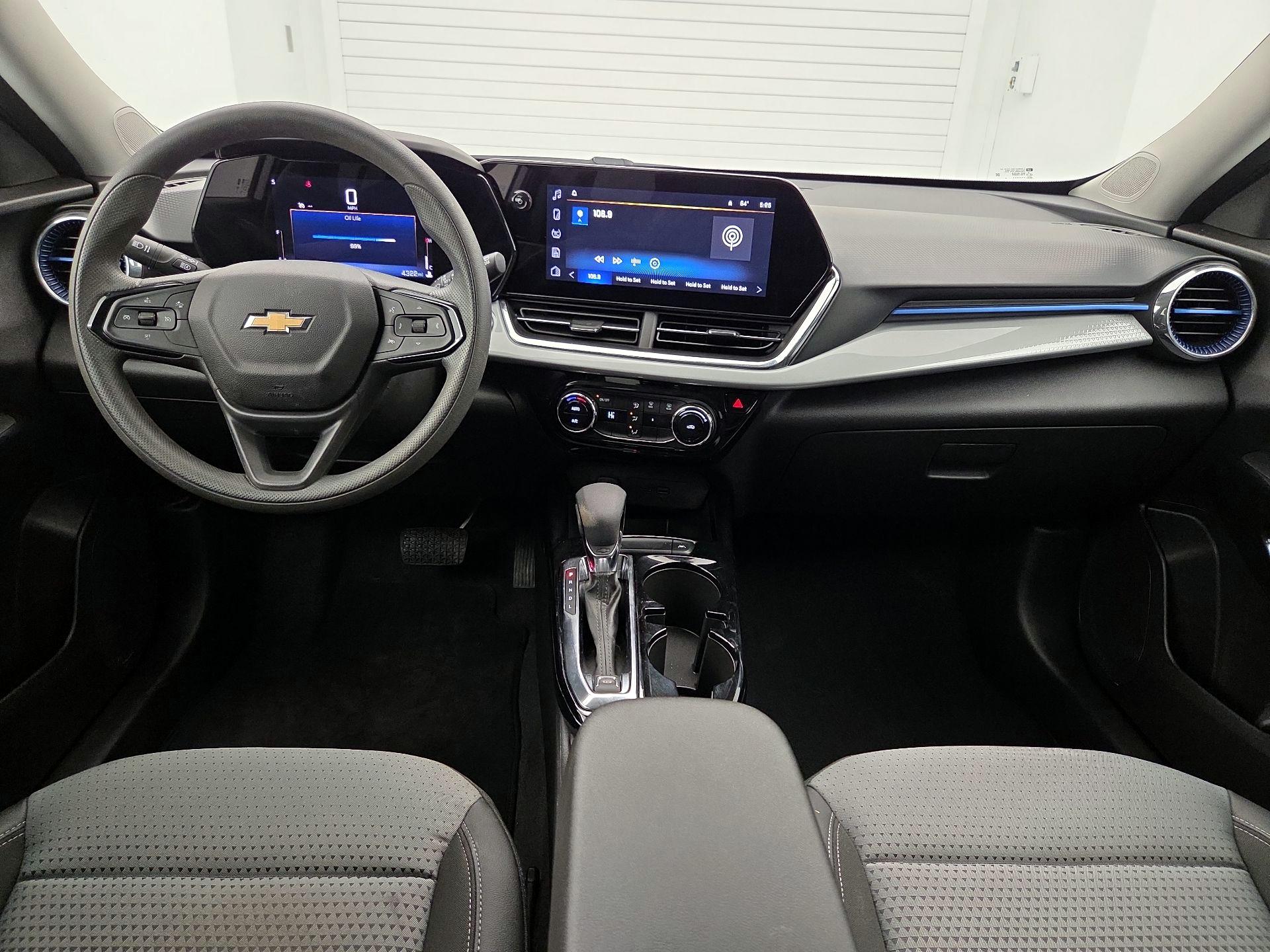 Thumbnail: 2025 Chevrolet Trax - 9