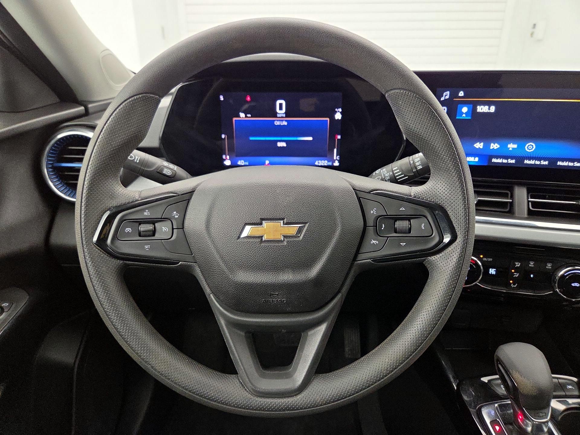 Thumbnail: 2025 Chevrolet Trax - 10