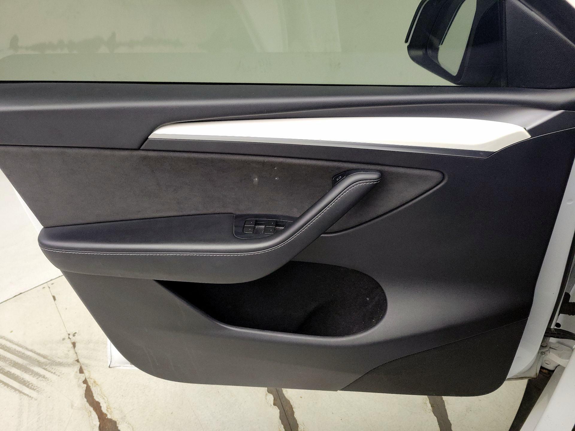 Thumbnail: 2023 Tesla Model Y - 12