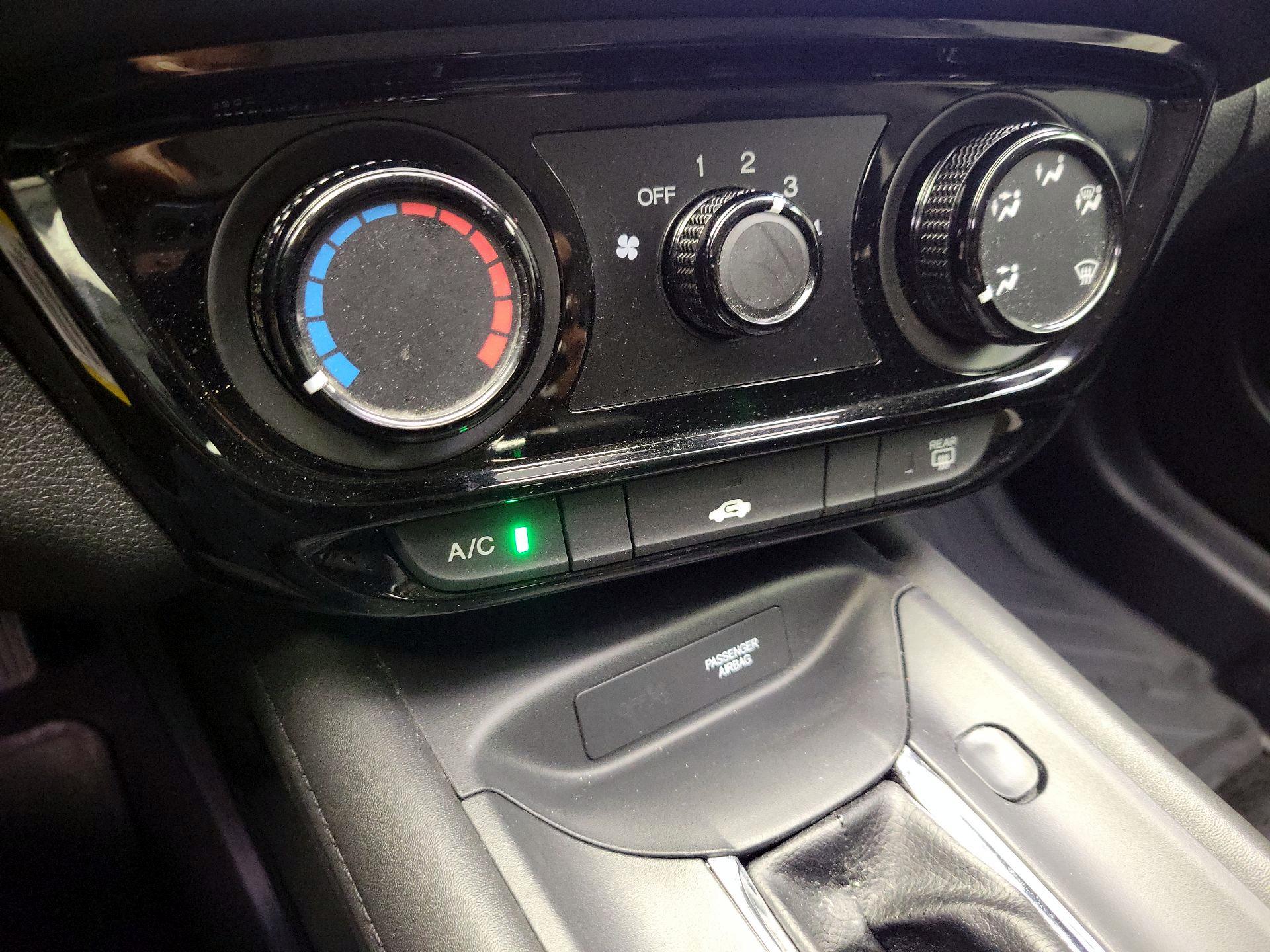 Thumbnail: 2016 Honda HR-V - 16