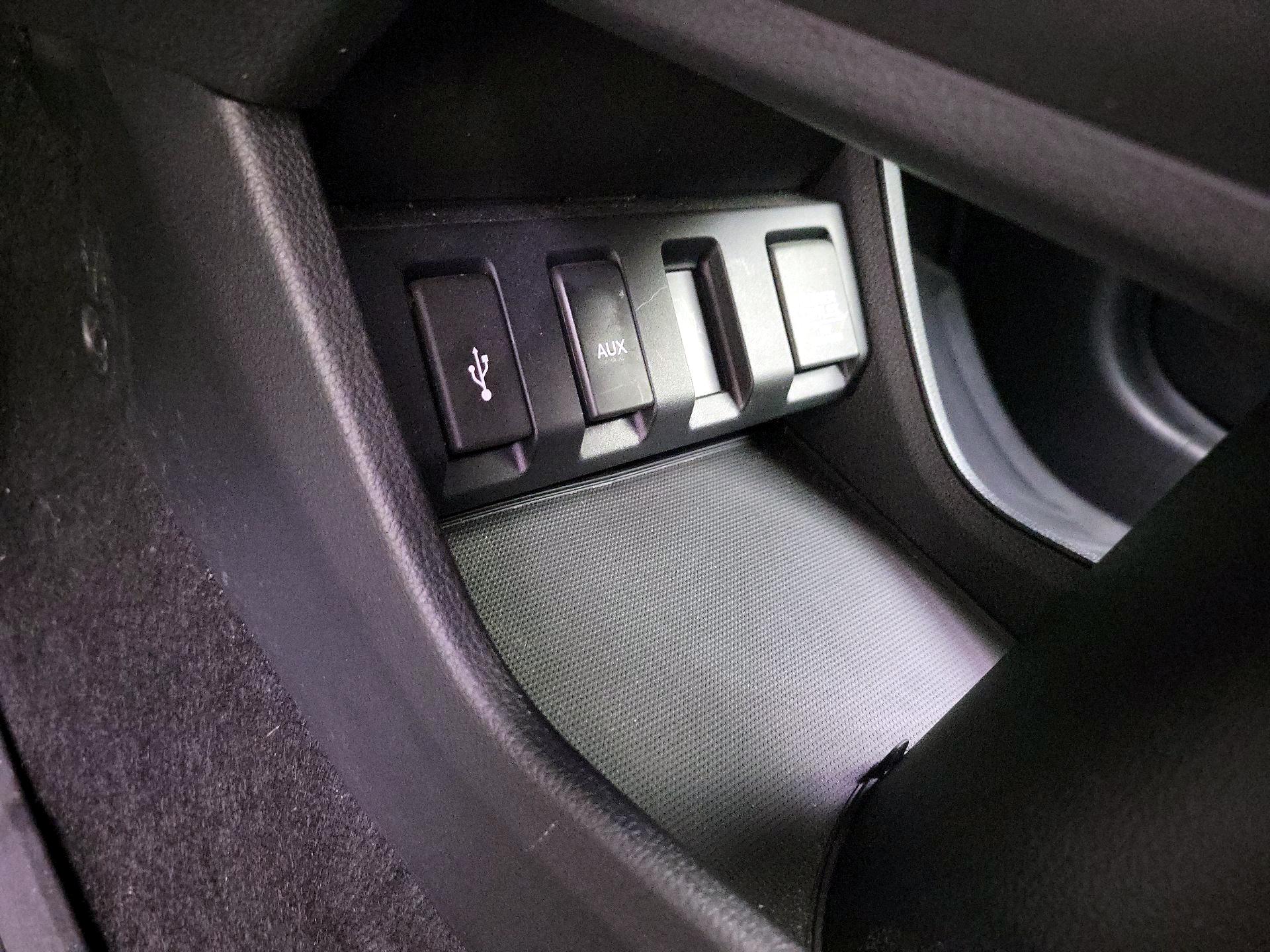 Thumbnail: 2016 Honda HR-V - 18
