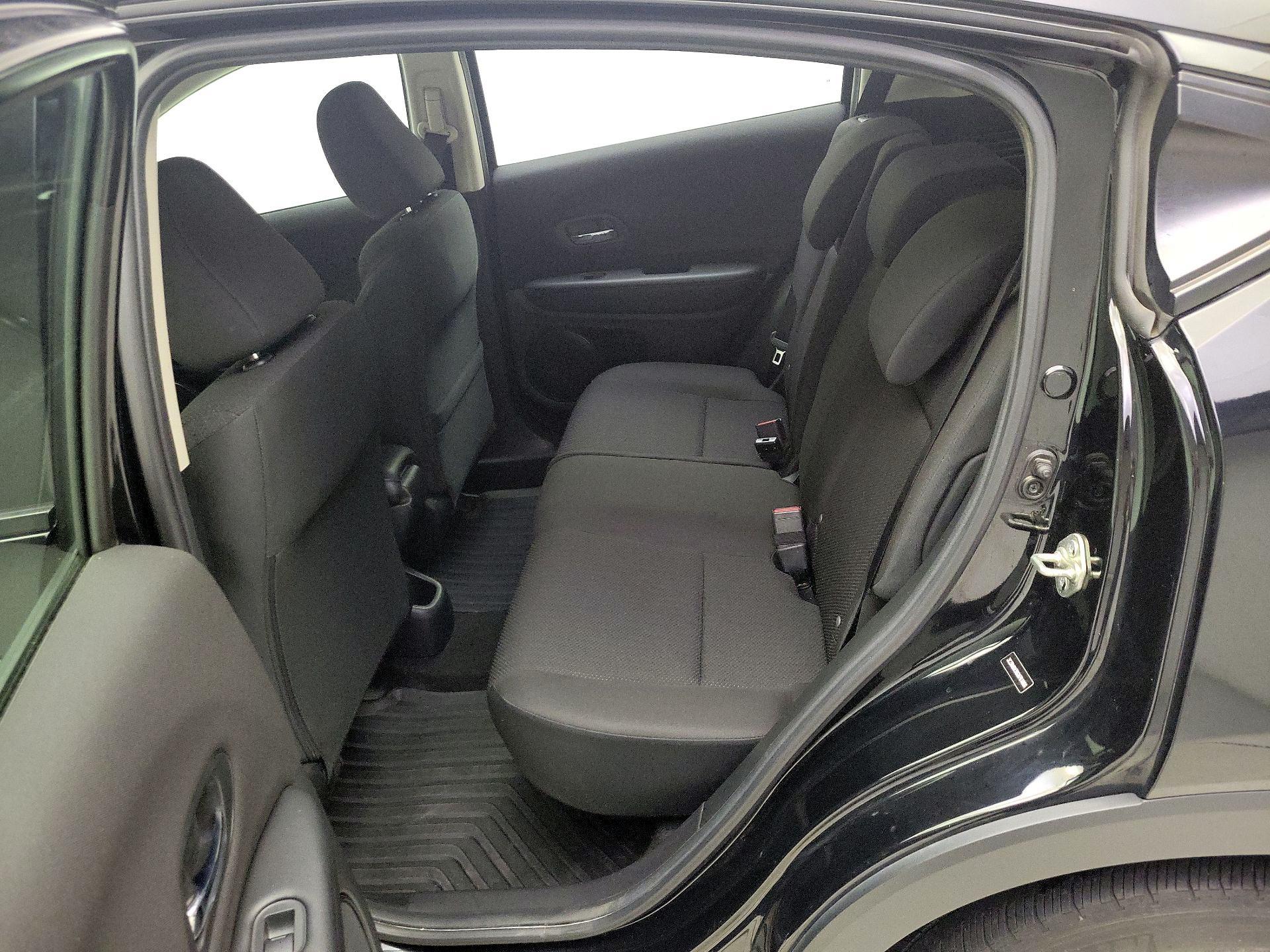 Thumbnail: 2016 Honda HR-V - 19