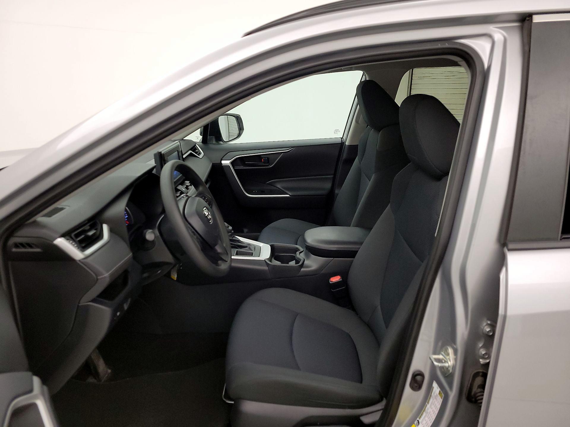 Thumbnail: 2019 Toyota RAV4 - 11