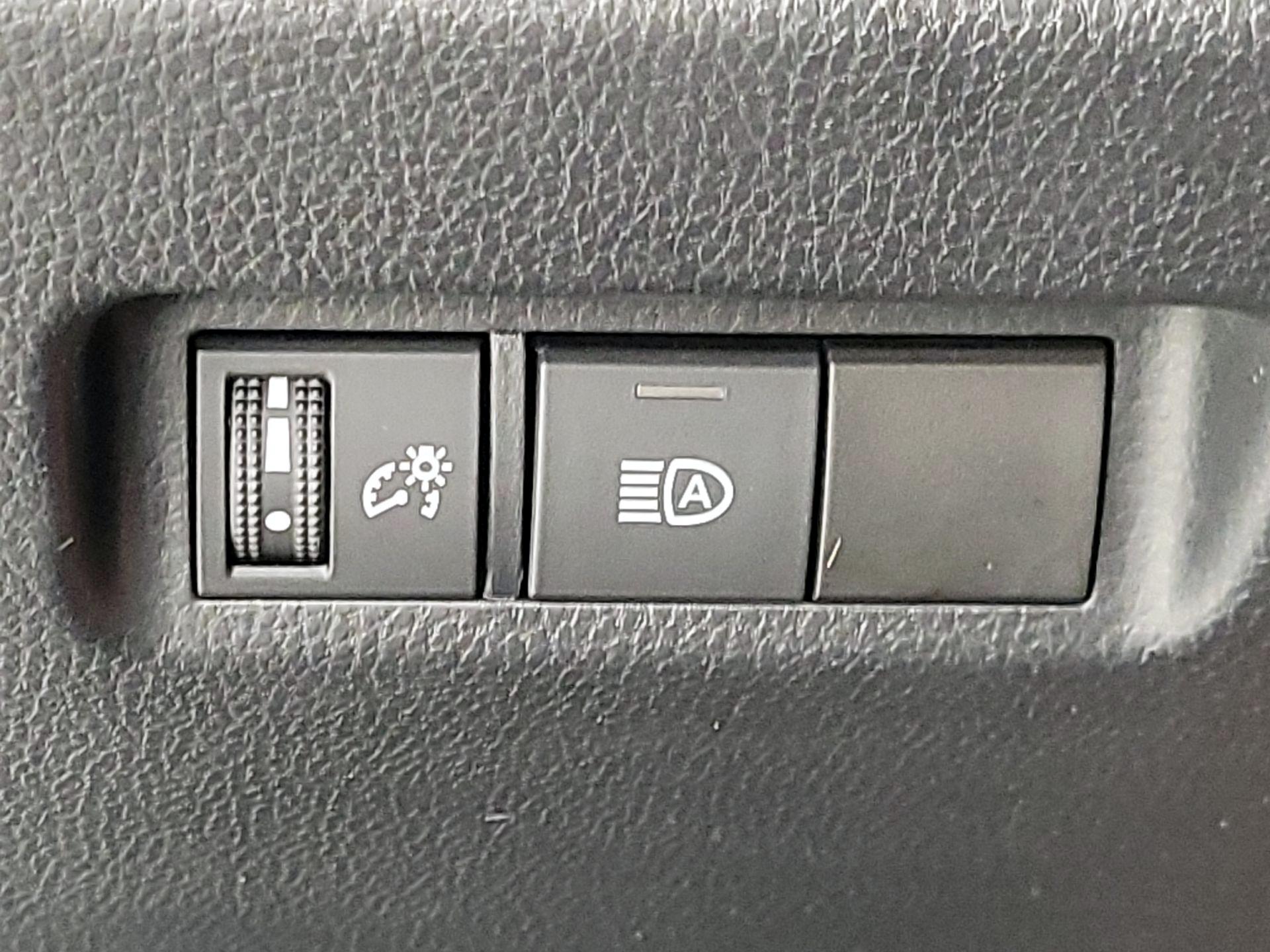 Thumbnail: 2019 Toyota RAV4 - 13