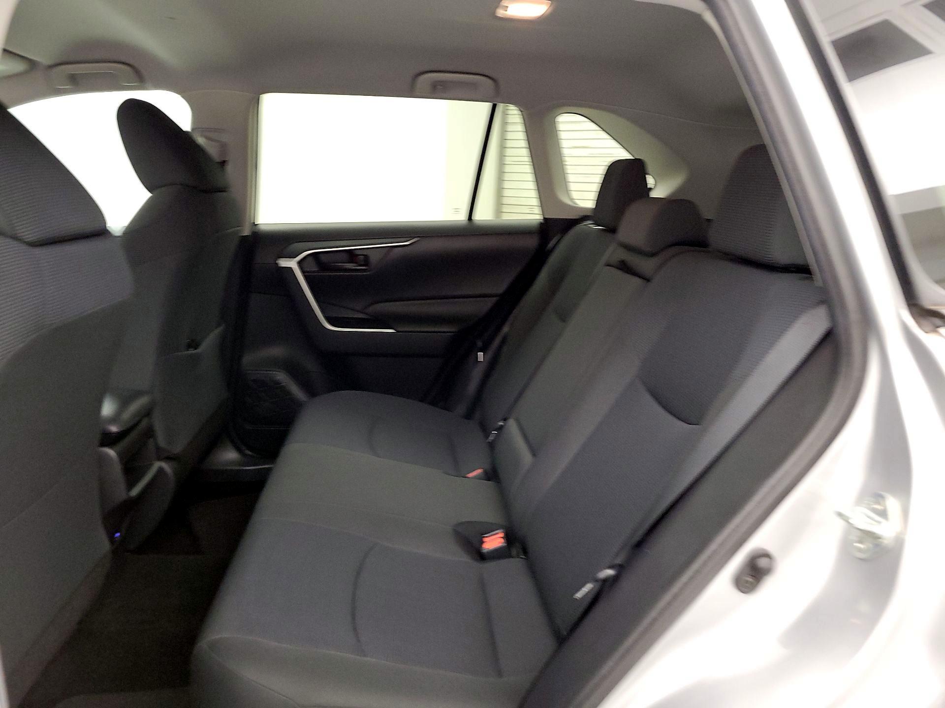 Thumbnail: 2019 Toyota RAV4 - 19