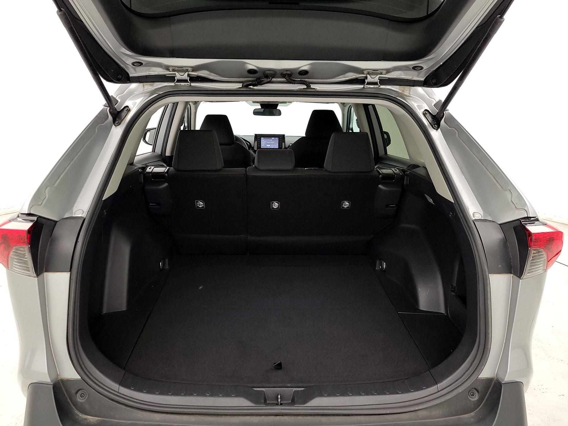 Thumbnail: 2019 Toyota RAV4 - 20