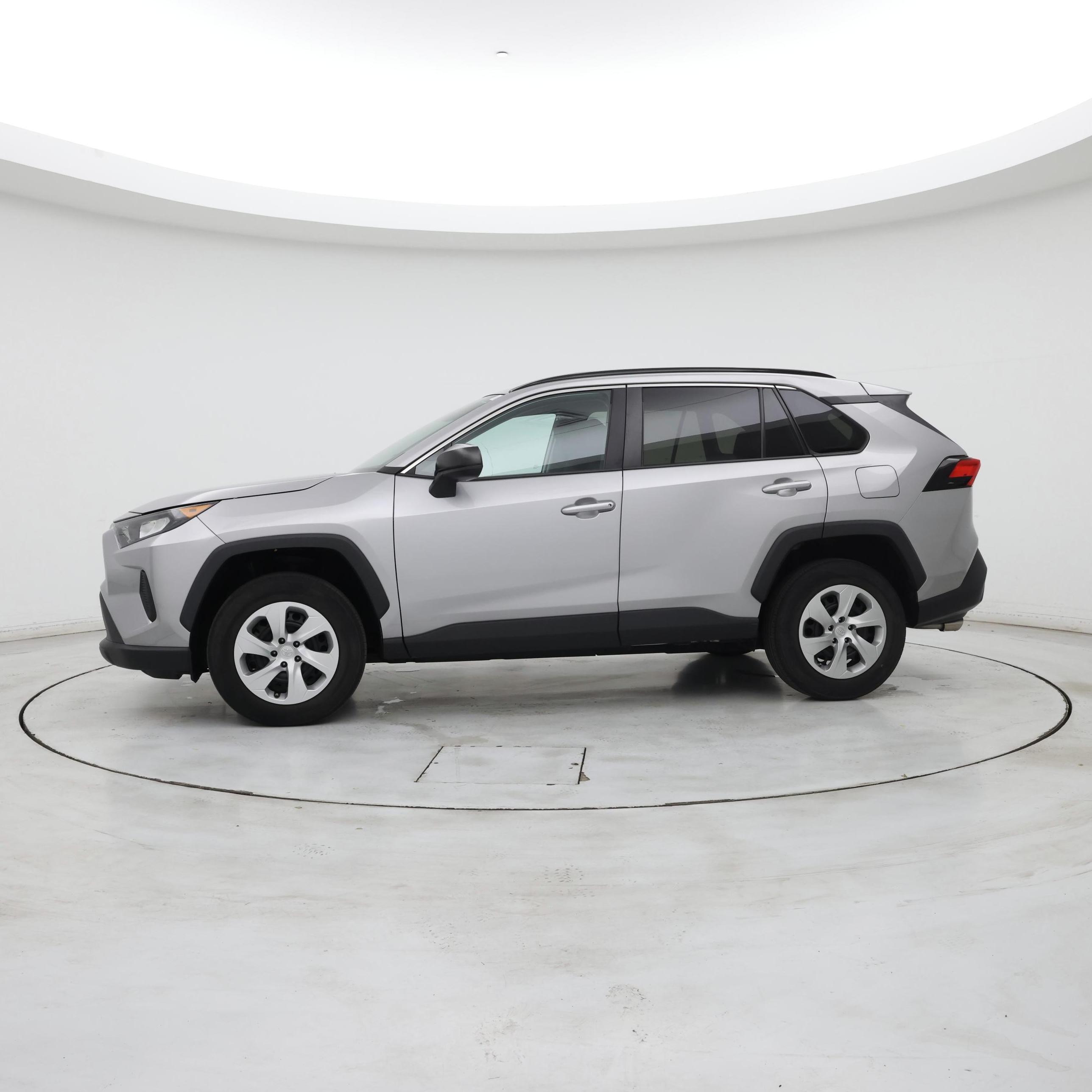 Thumbnail: 2019 Toyota RAV4 - 3