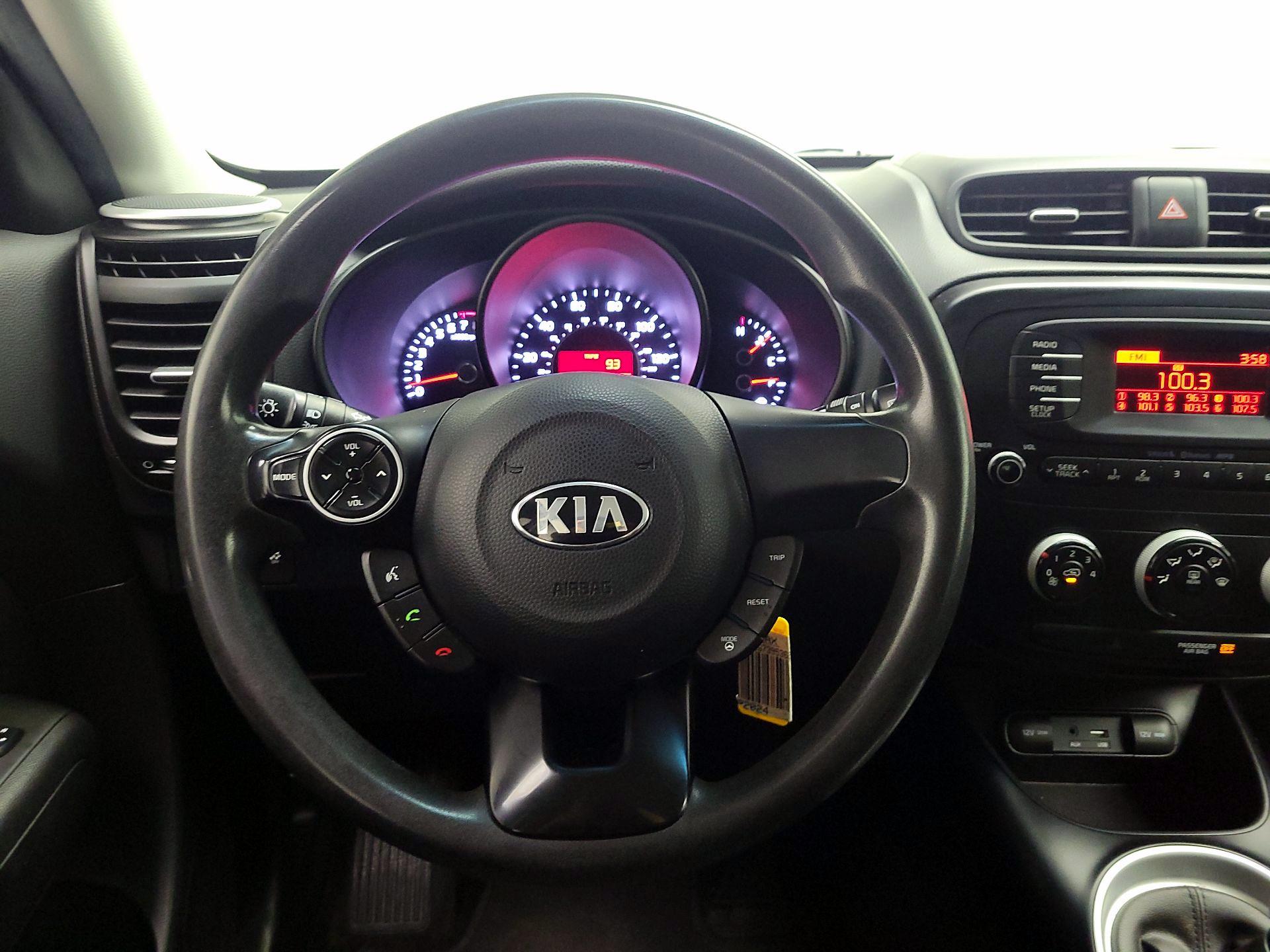Thumbnail: 2016 Kia Soul - 10