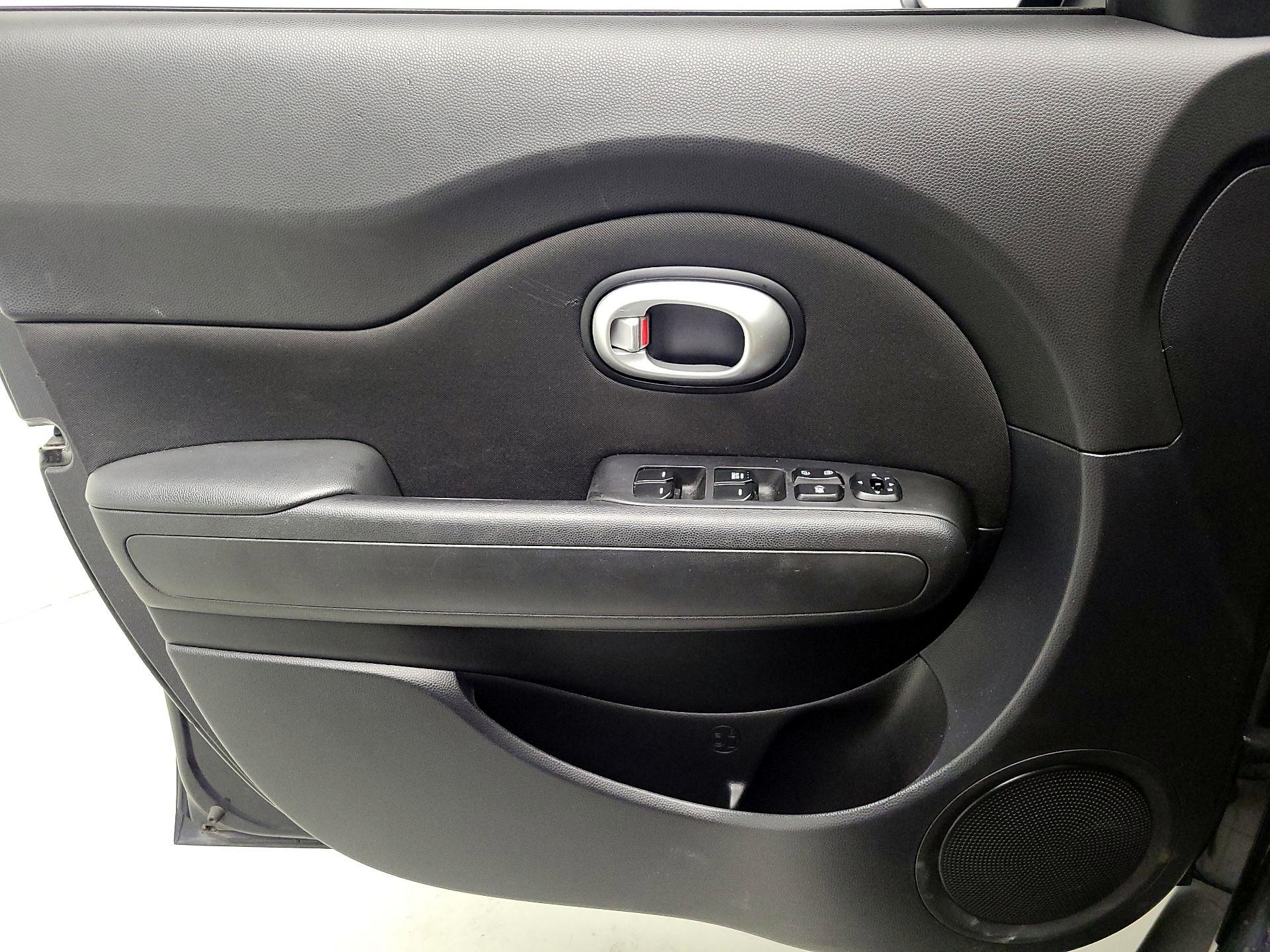 Thumbnail: 2016 Kia Soul - 12