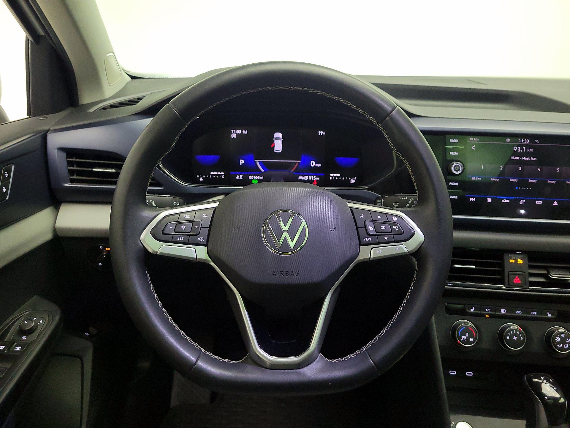 Thumbnail: 2022 Volkswagen Taos - 10