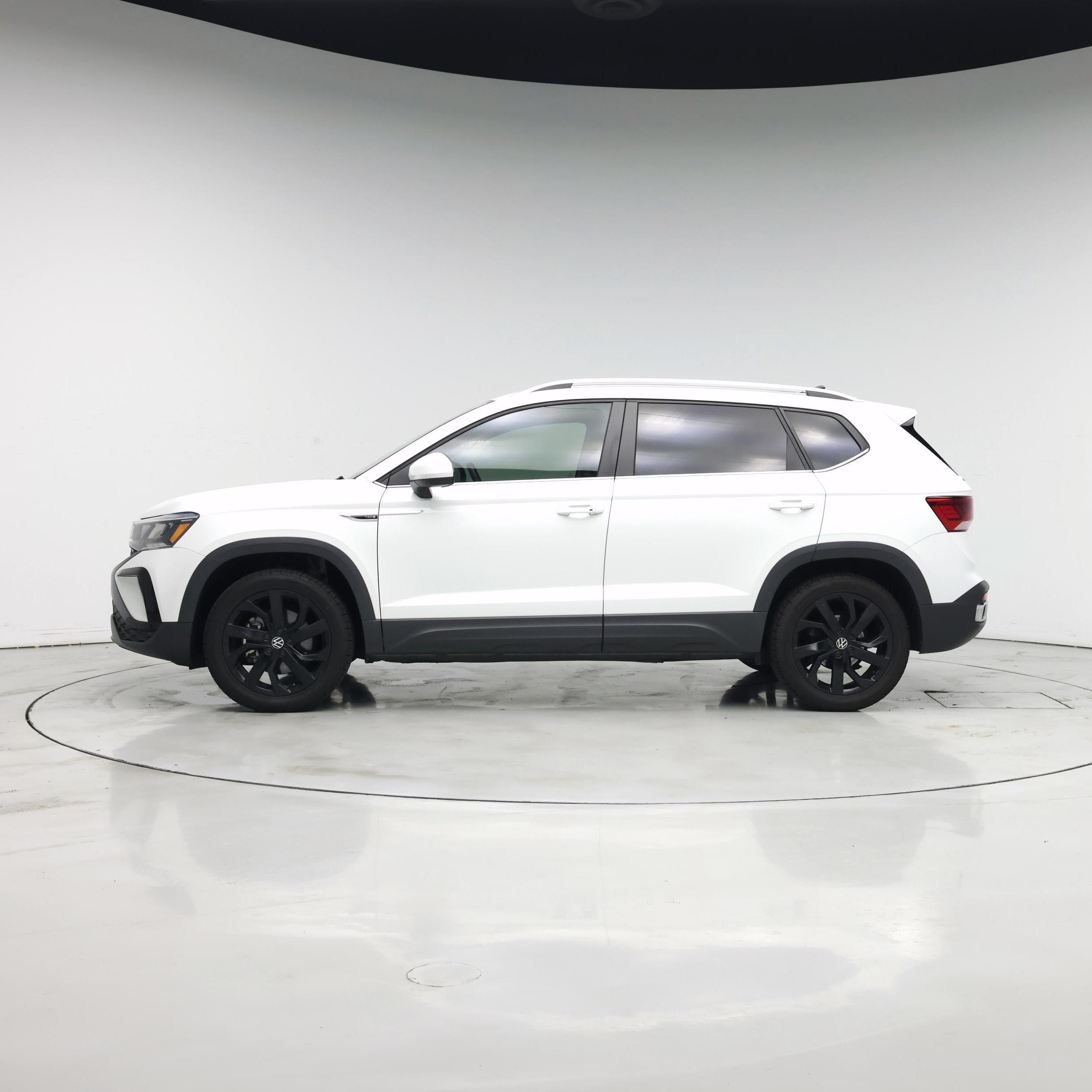 Thumbnail: 2022 Volkswagen Taos - 3