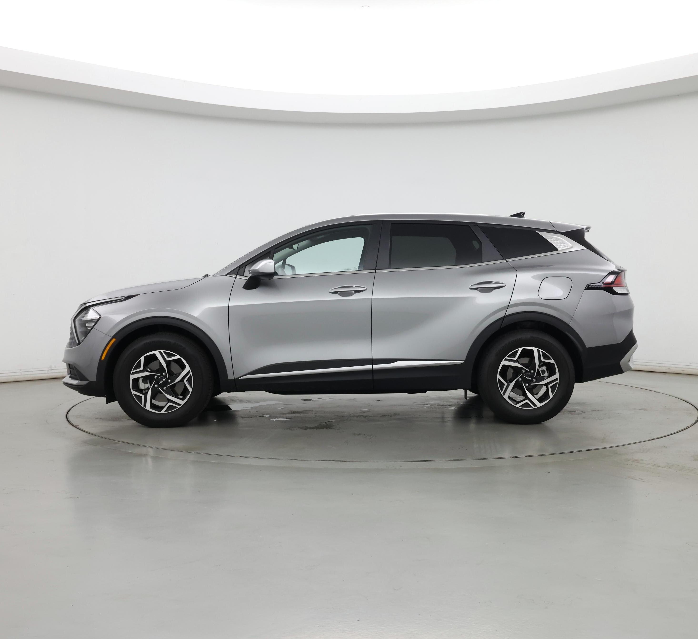 Thumbnail: 2023 Kia Sportage - 3