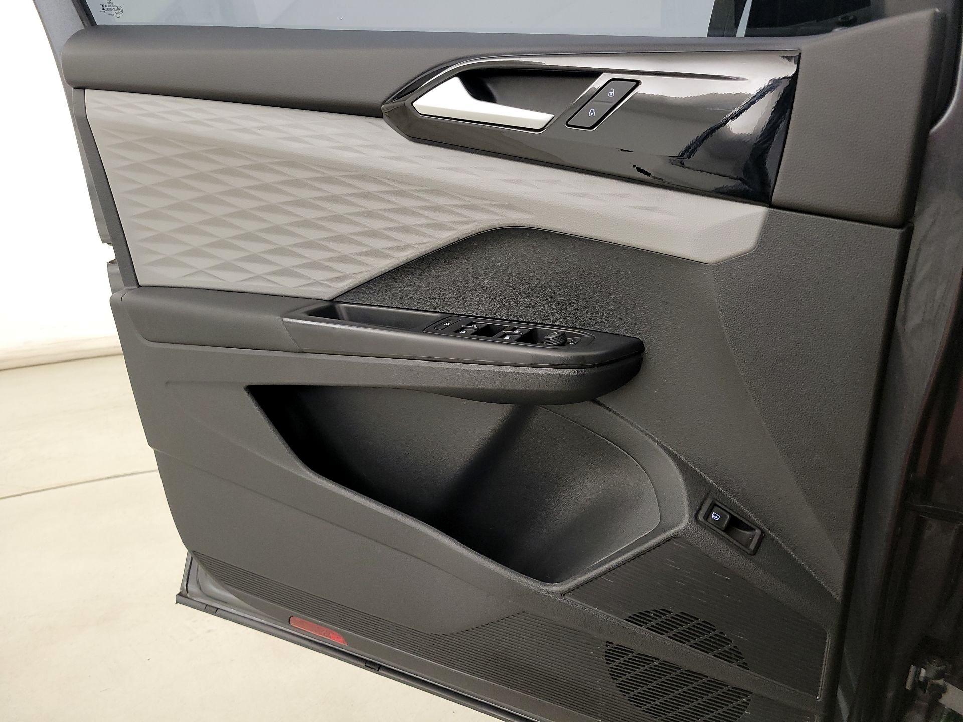 Thumbnail: 2023 Volkswagen Taos - 12