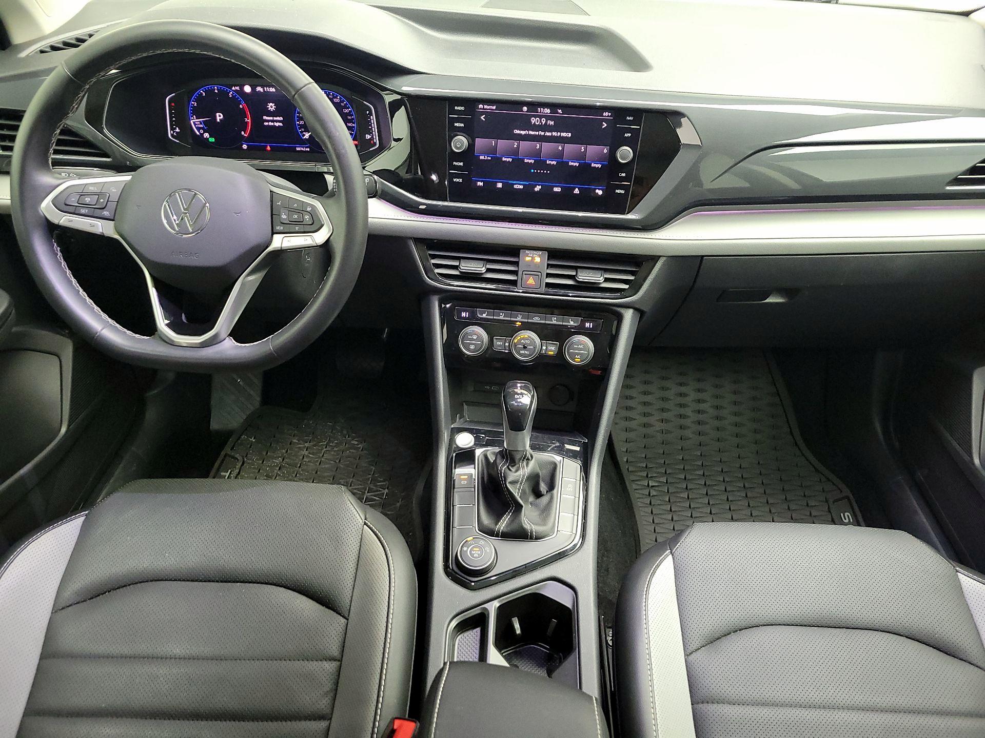 Thumbnail: 2022 Volkswagen Taos - 9