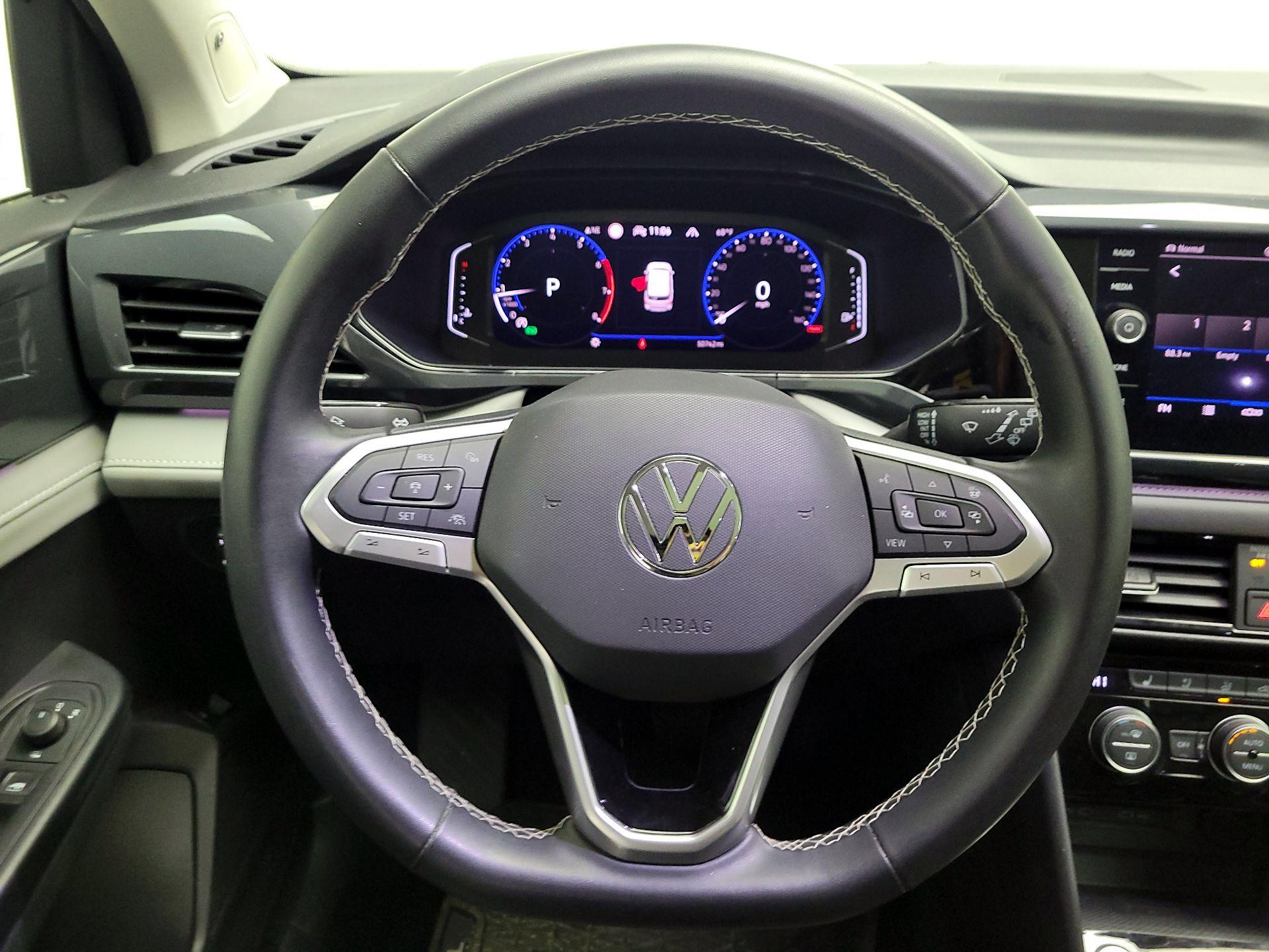 Thumbnail: 2022 Volkswagen Taos - 10