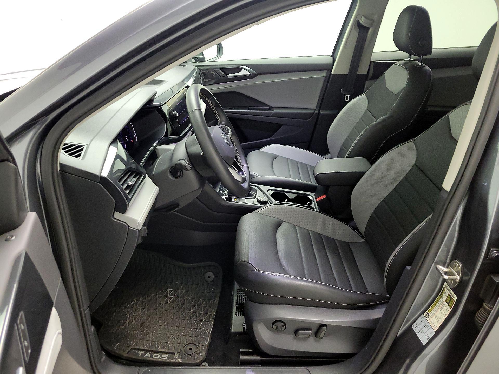 Thumbnail: 2022 Volkswagen Taos - 11