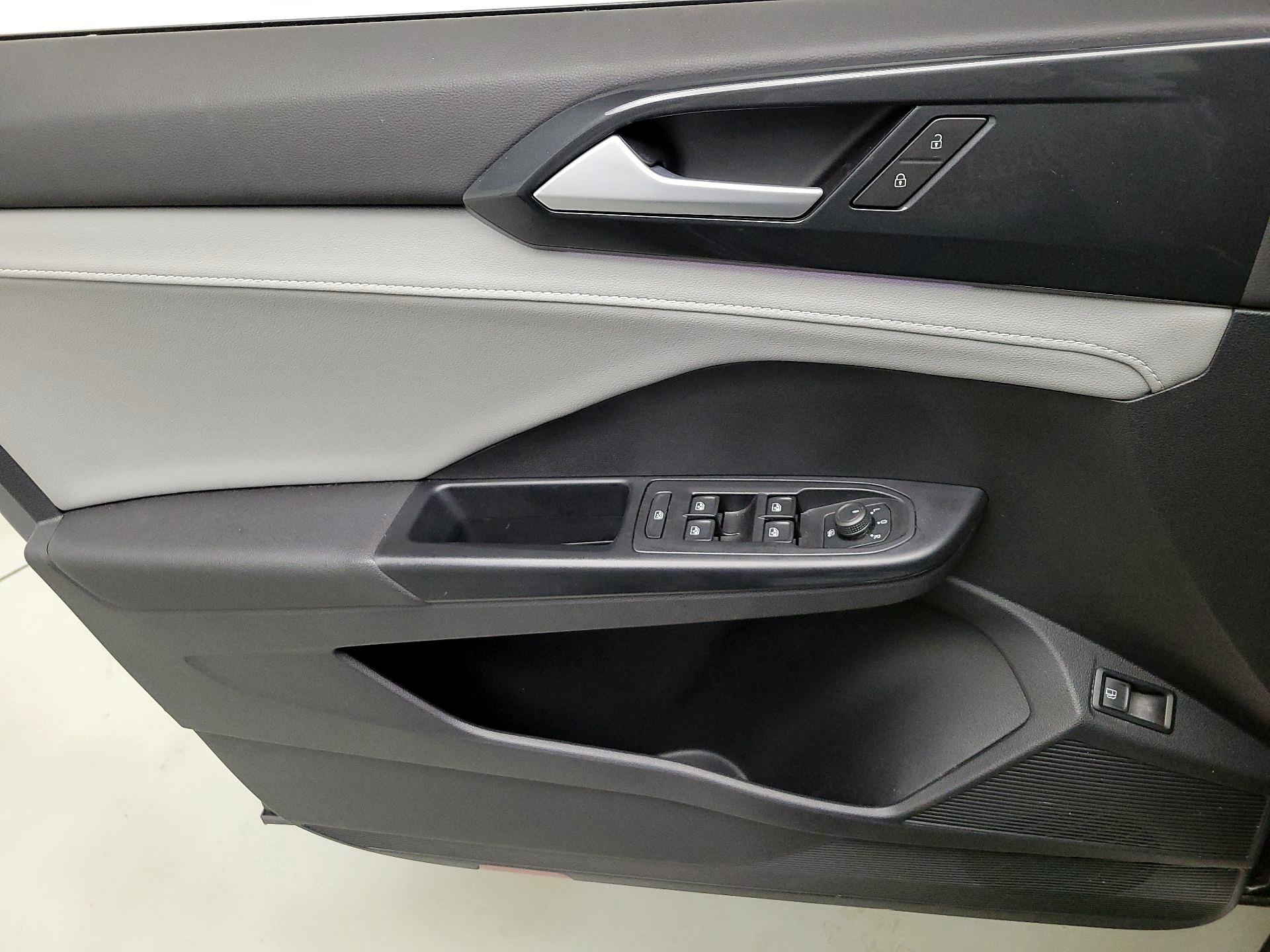 Thumbnail: 2022 Volkswagen Taos - 12