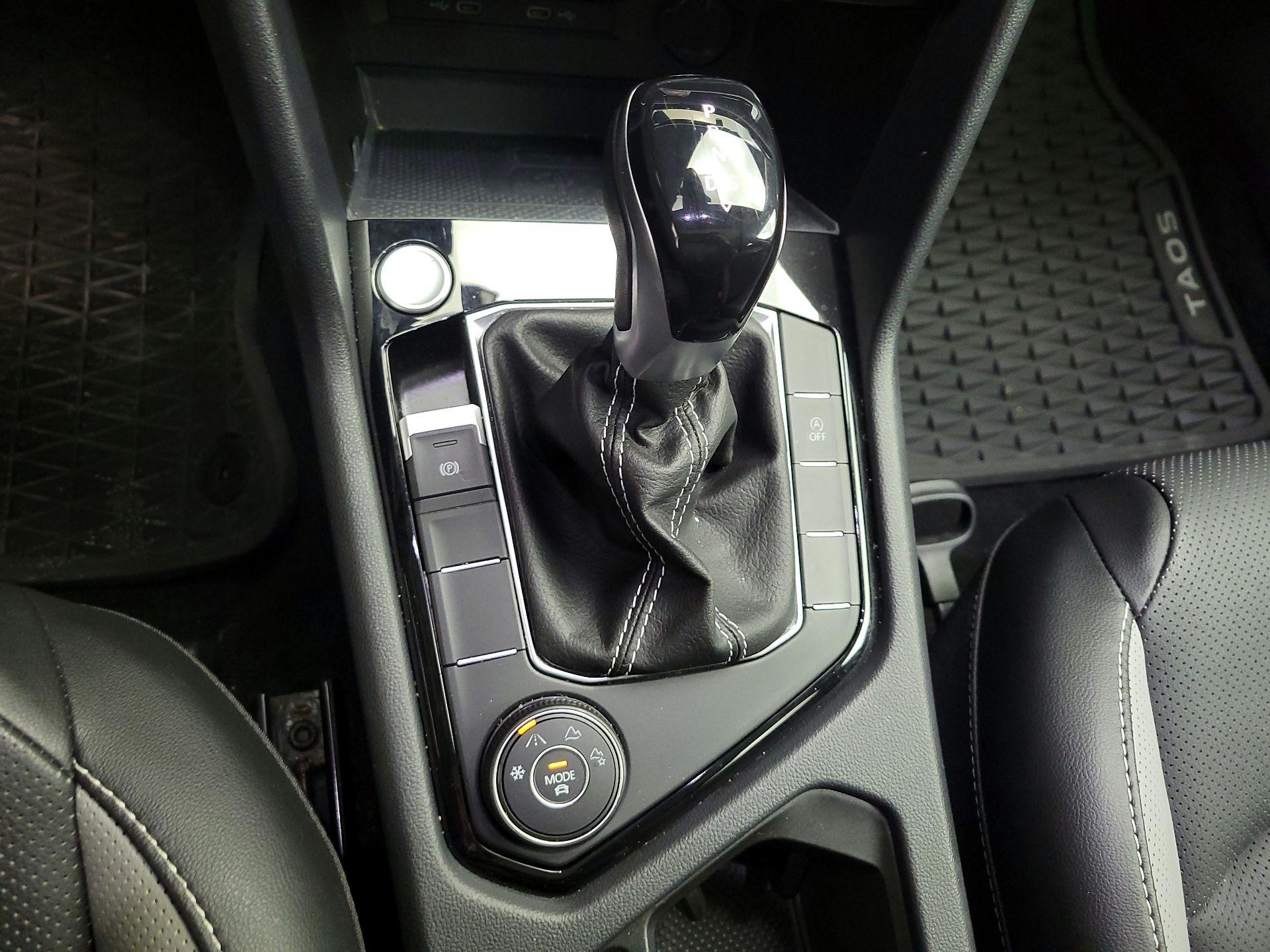 Thumbnail: 2022 Volkswagen Taos - 17