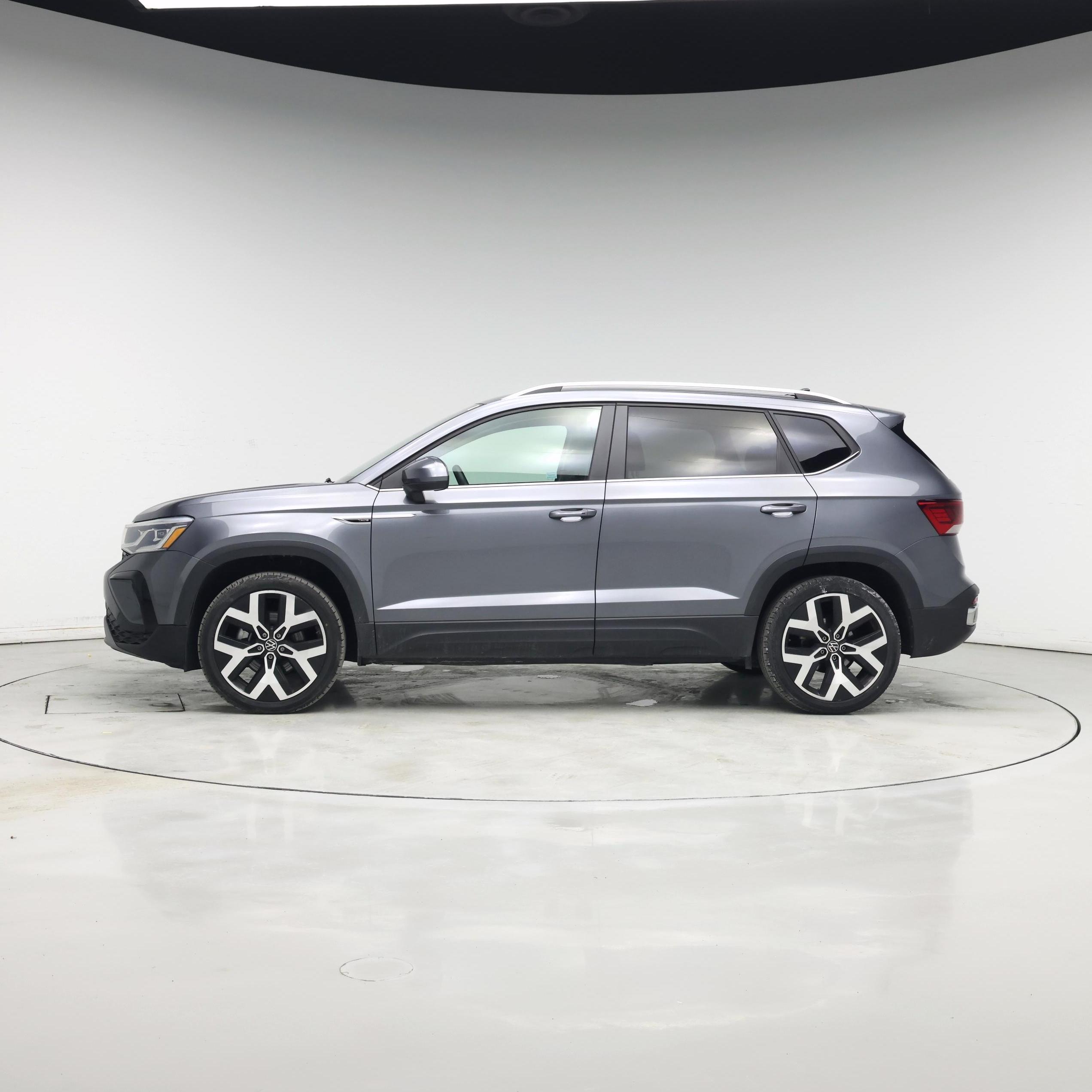 Thumbnail: 2022 Volkswagen Taos - 3