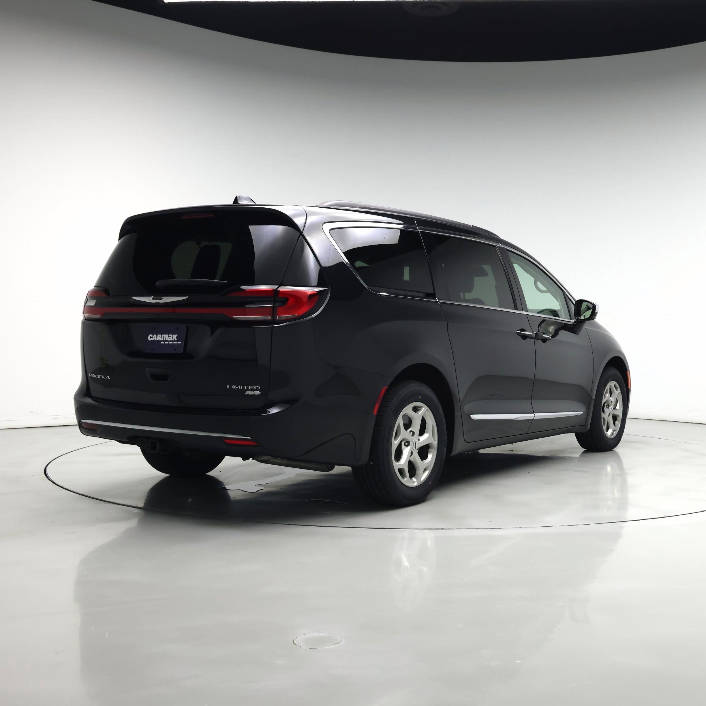 Thumbnail: 2023 Chrysler Pacifica - 8