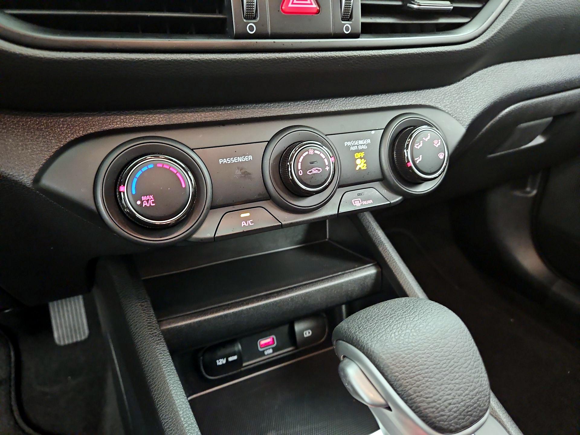Thumbnail: 2024 Kia Forte - 16