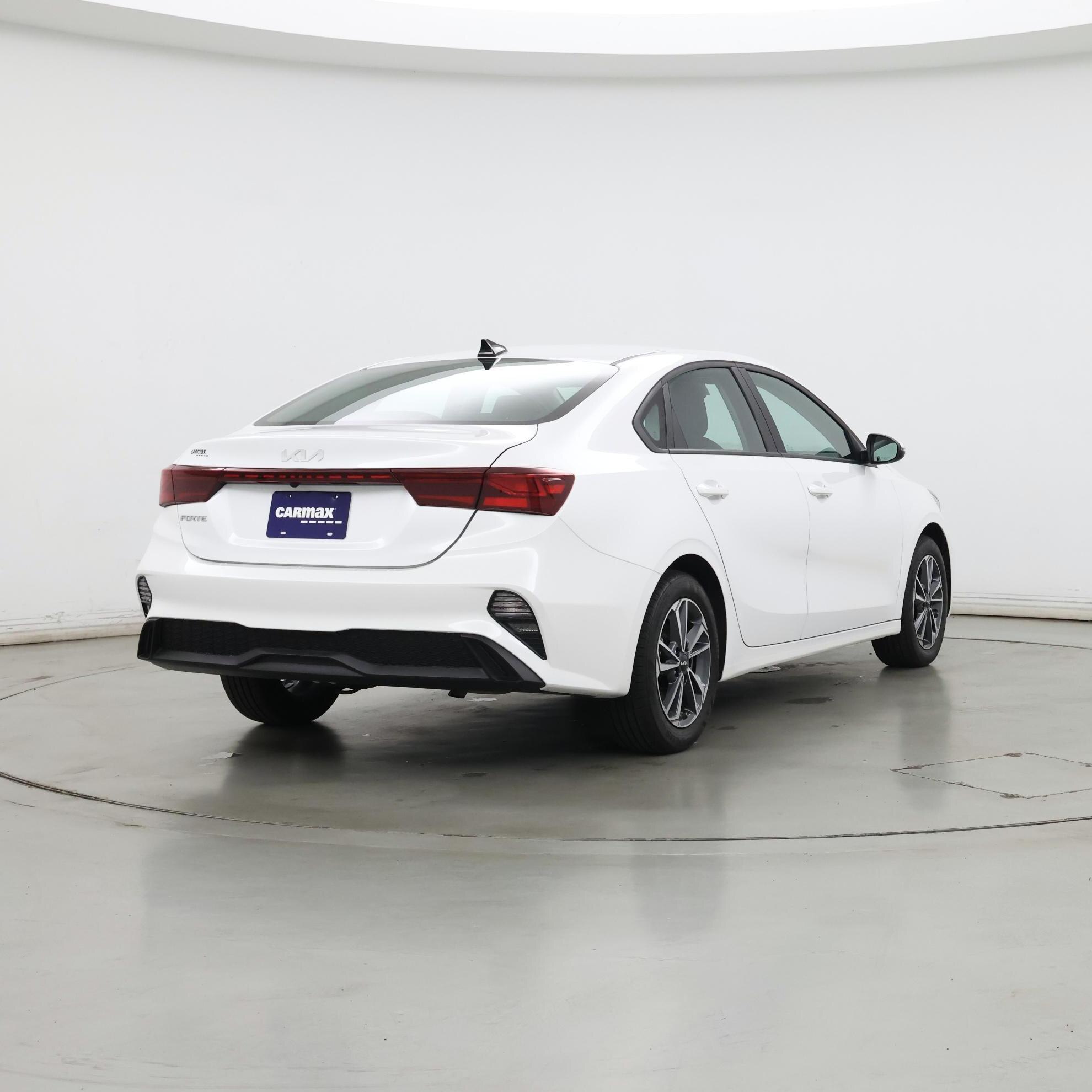 Thumbnail: 2024 Kia Forte - 8
