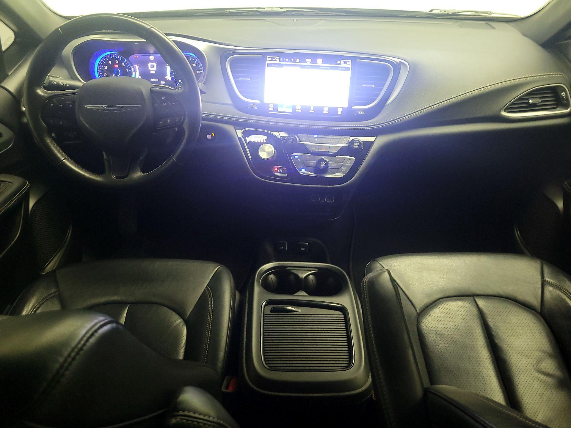 Thumbnail: 2021 Chrysler Pacifica - 9