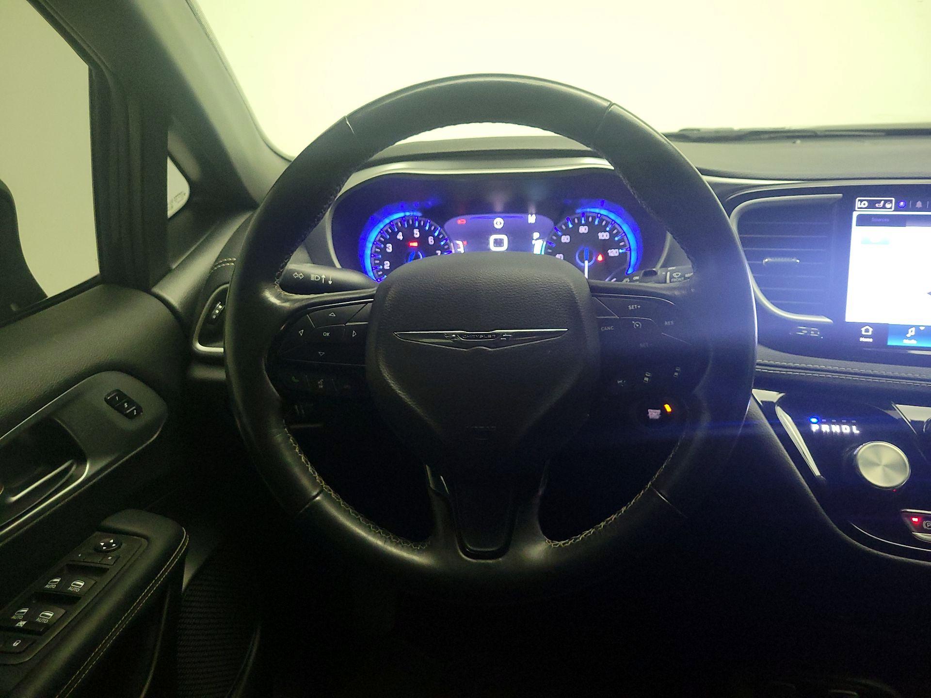 Thumbnail: 2021 Chrysler Pacifica - 10