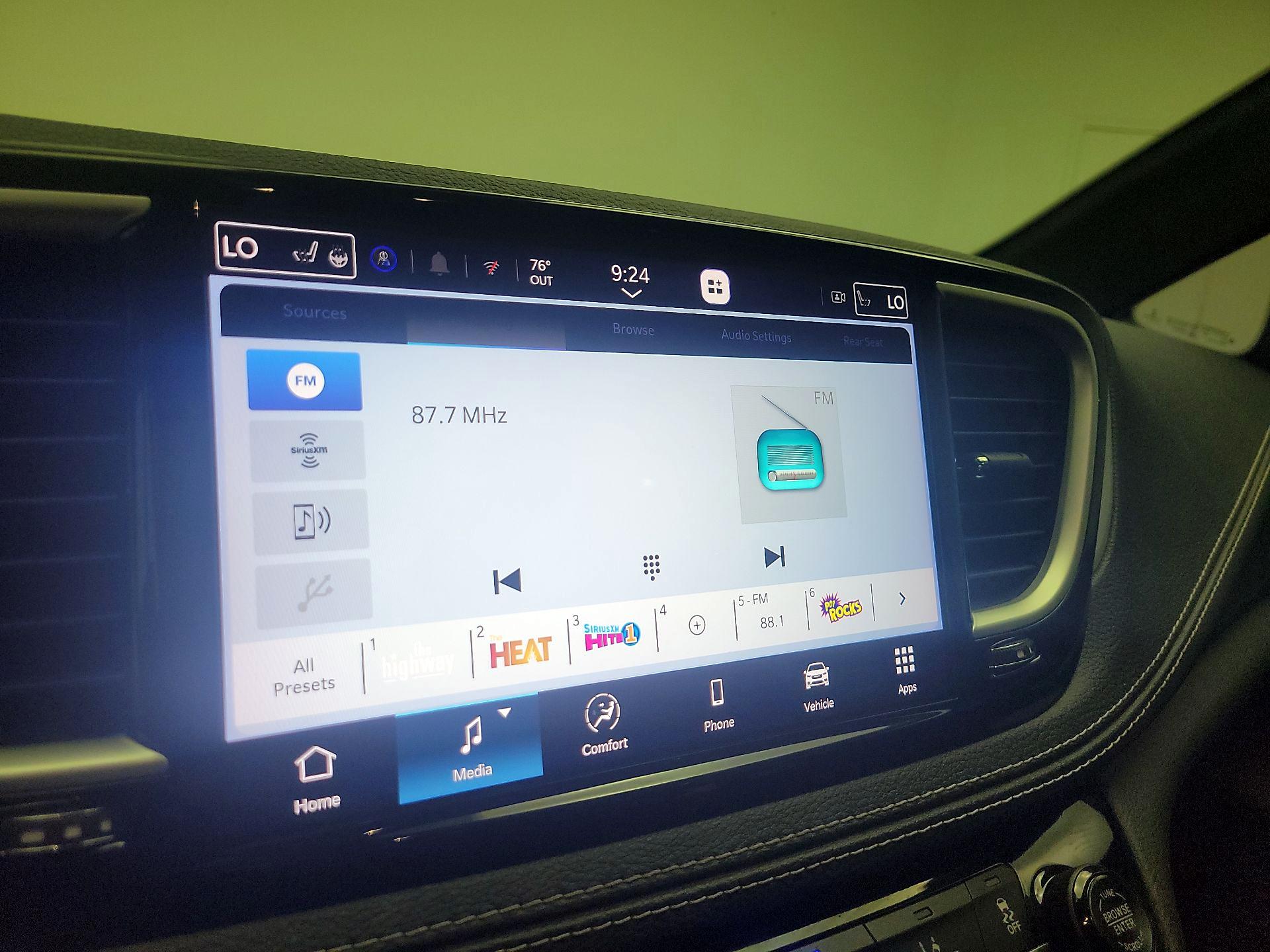 Thumbnail: 2021 Chrysler Pacifica - 14
