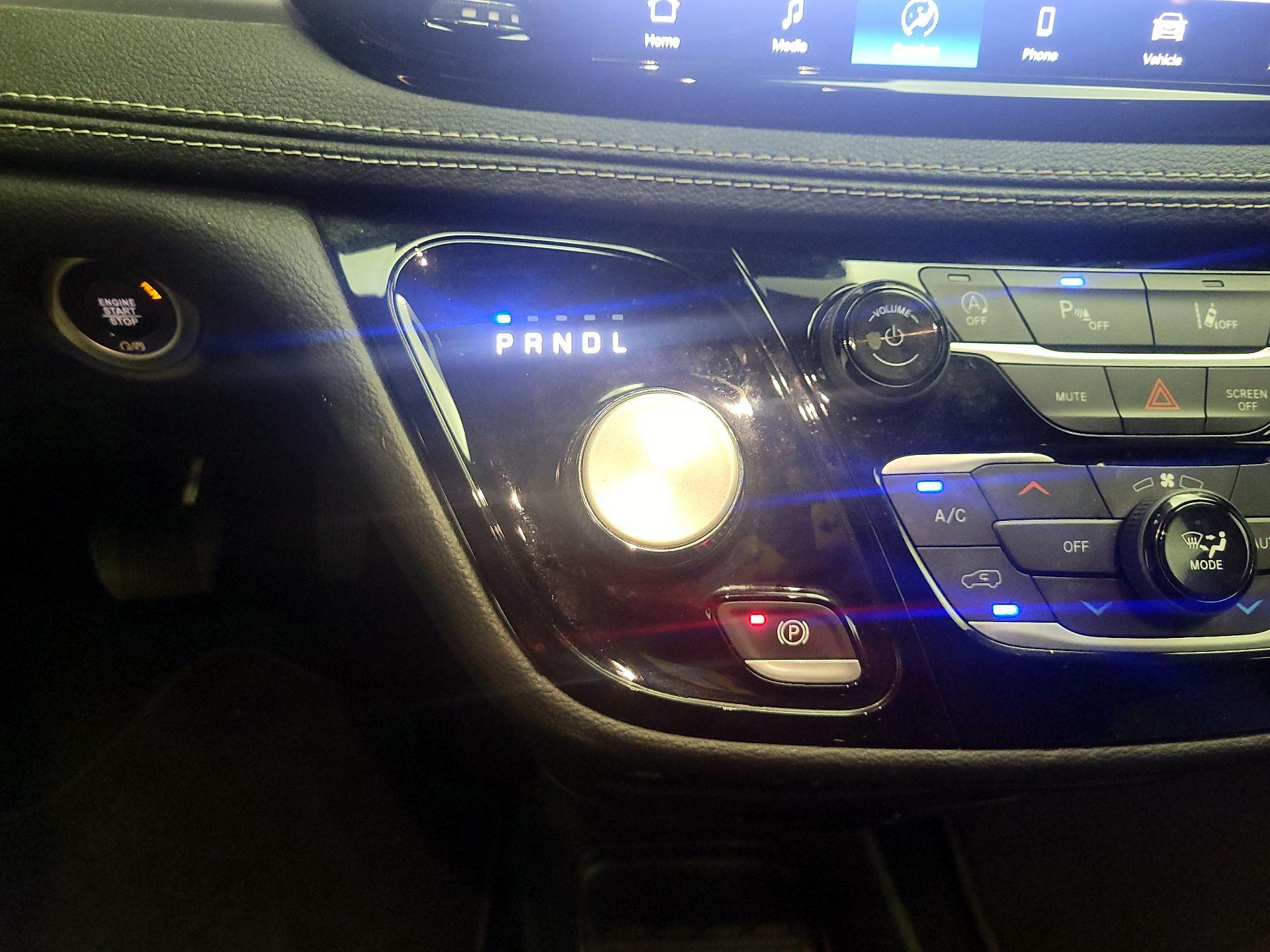 Thumbnail: 2021 Chrysler Pacifica - 16