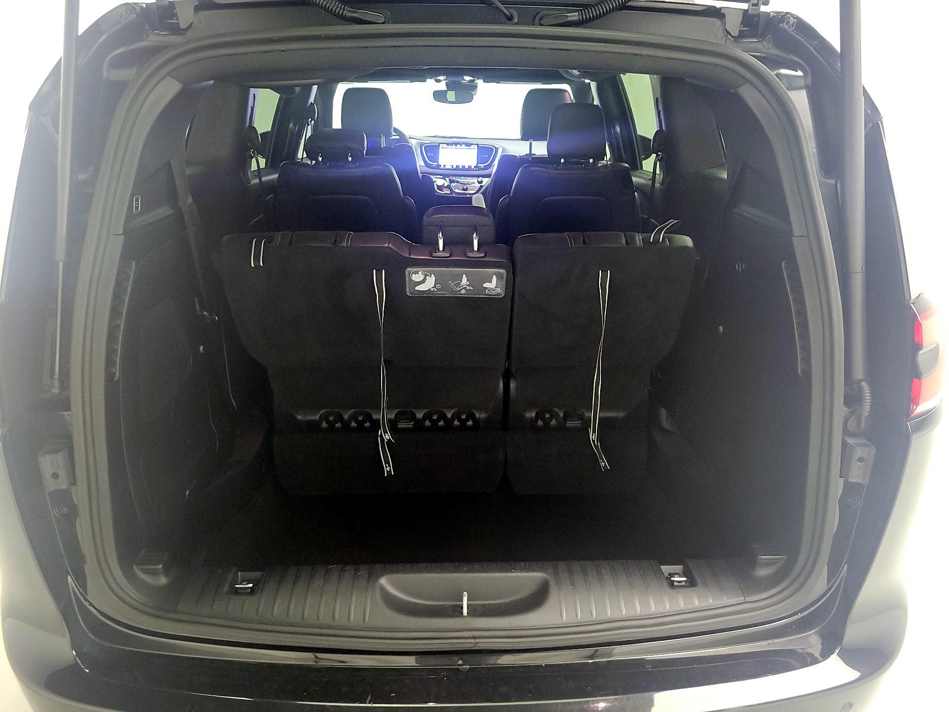 Thumbnail: 2021 Chrysler Pacifica - 19