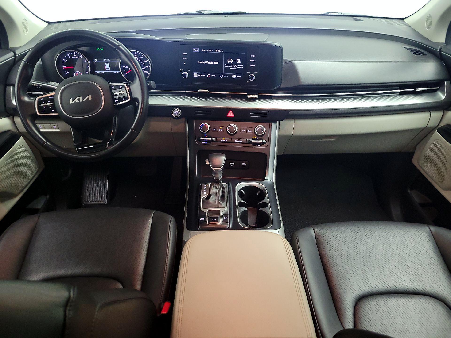 Thumbnail: 2022 Kia Carnival - 9