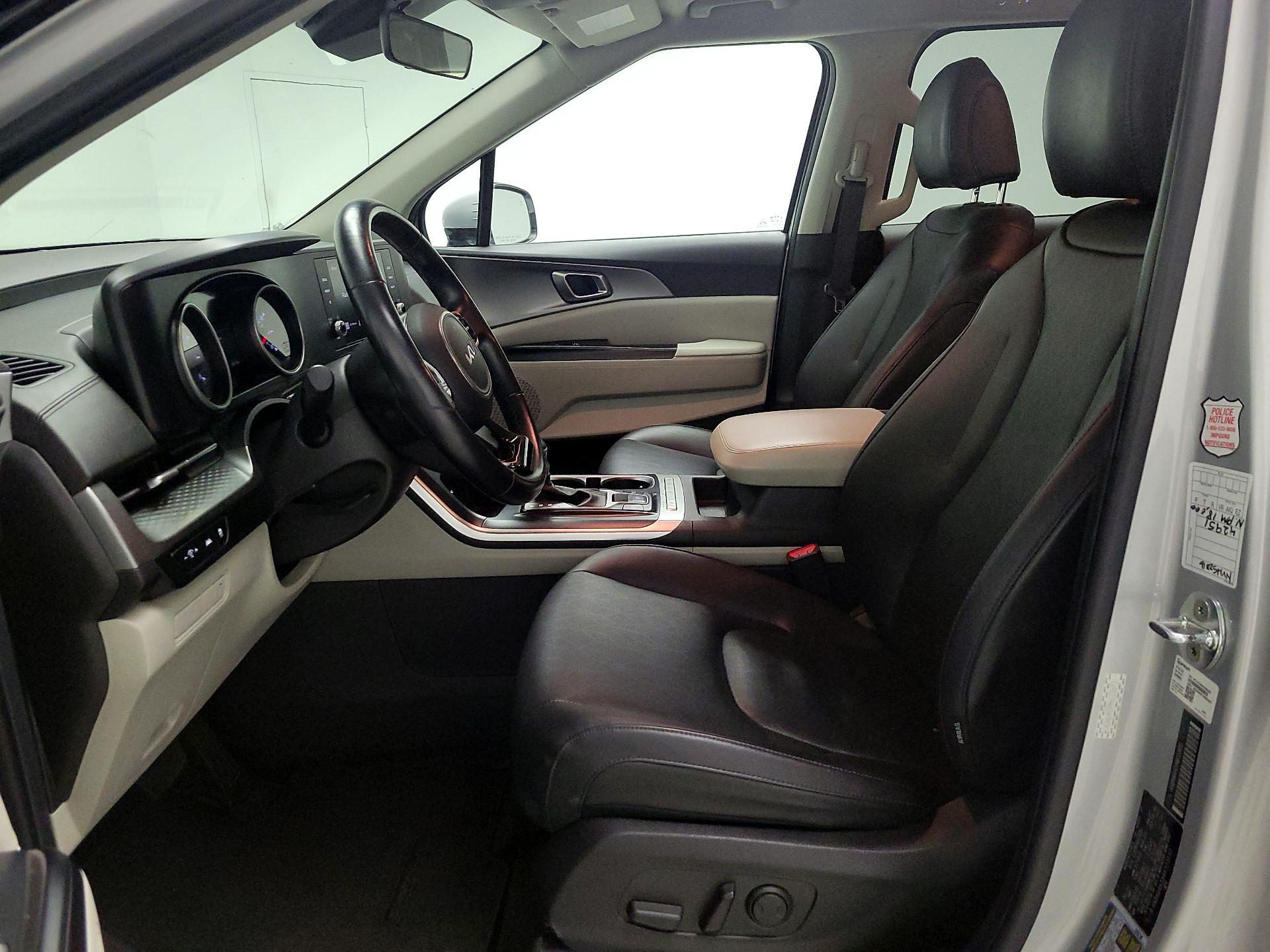 Thumbnail: 2022 Kia Carnival - 11