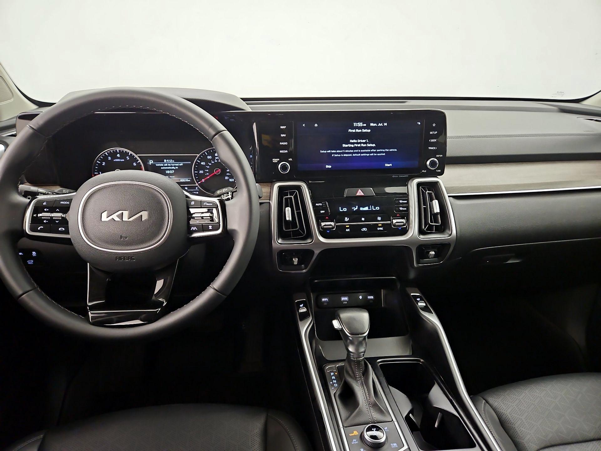 Thumbnail: 2022 Kia Sorento - 9