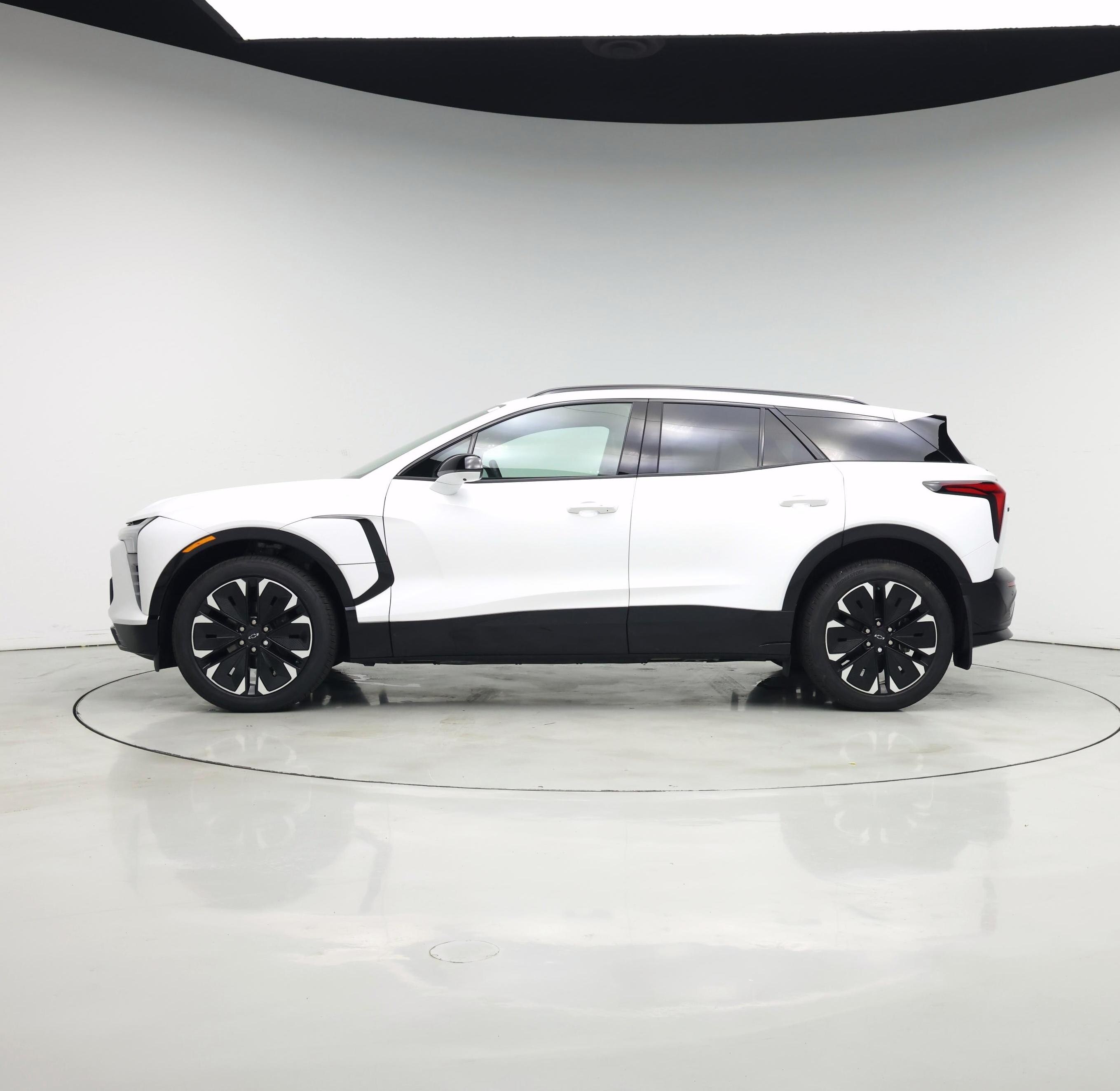 Thumbnail: 2024 Chevrolet Blazer EV - 3